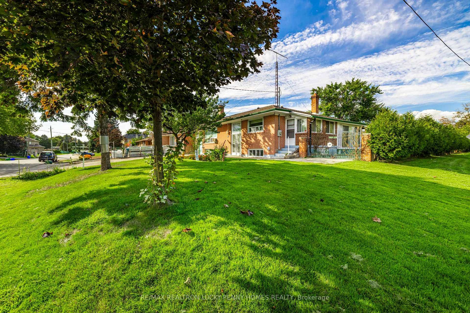 Photo 4 of 10 Abercorn Road, Markham, Bullock — HOMEH
