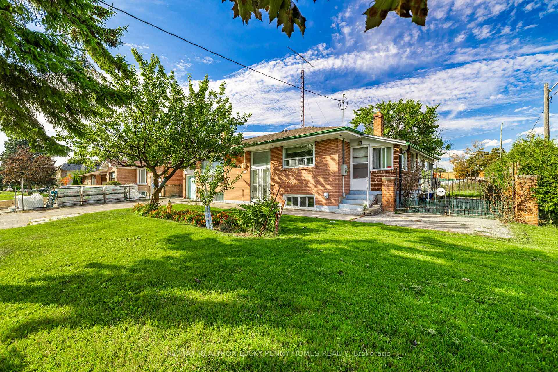 Photo 5 of 10 Abercorn Road, Markham, Bullock — HOMEH
