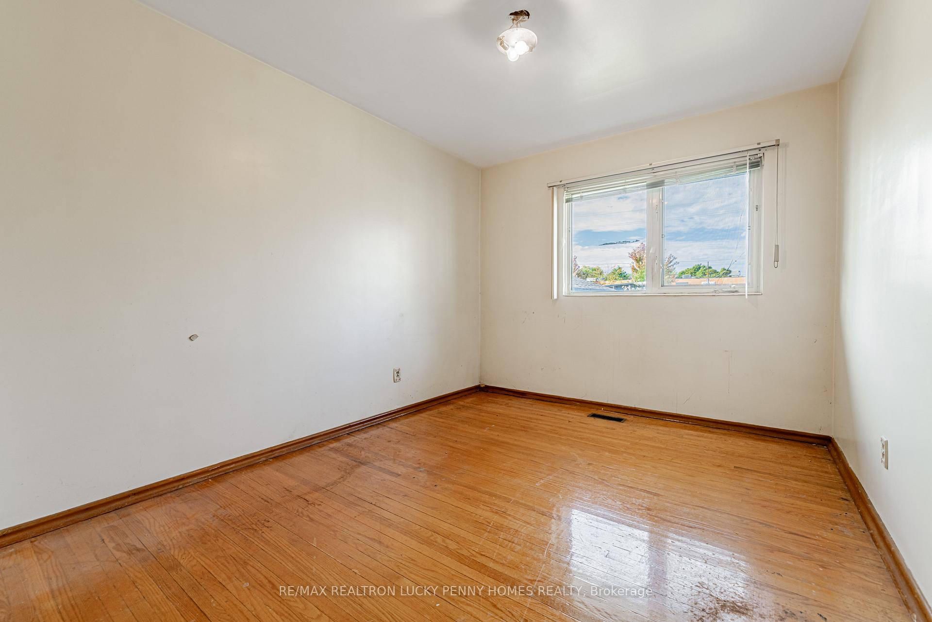 Photo 14 of 10 Abercorn Road, Markham, Bullock — HOMEH