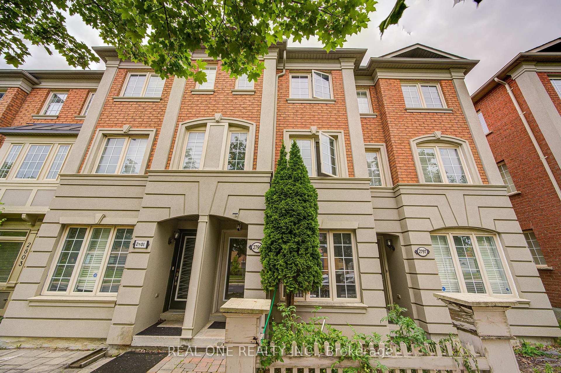 Front of 2799 Bur Oak Avenue