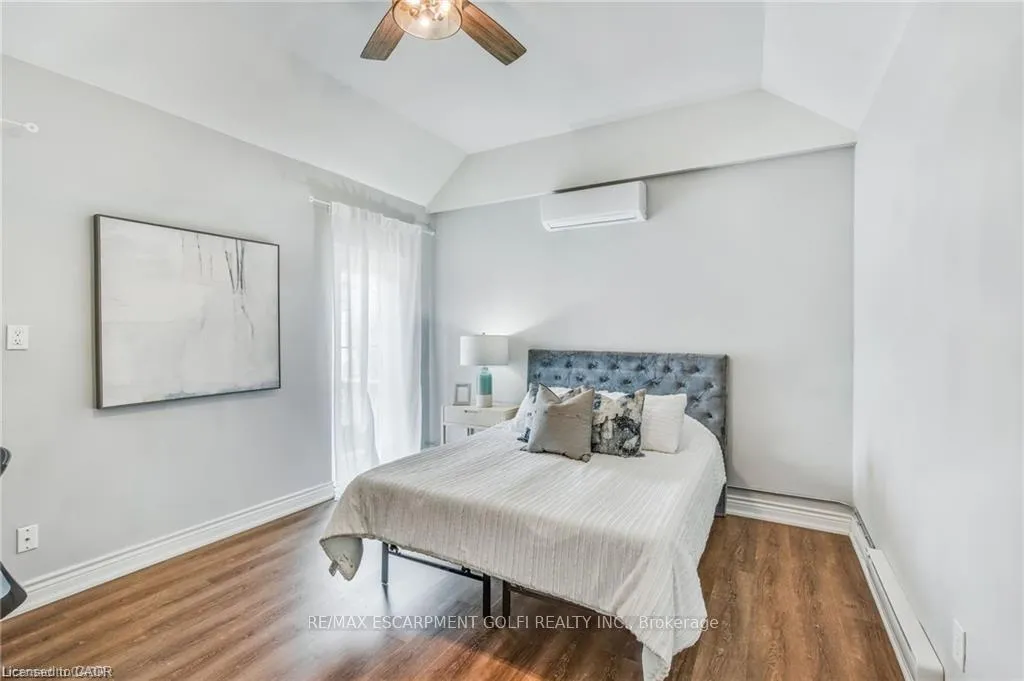 Photo 7 of 118 Queen Street S, Hamilton, Kirkendall — HOMEH