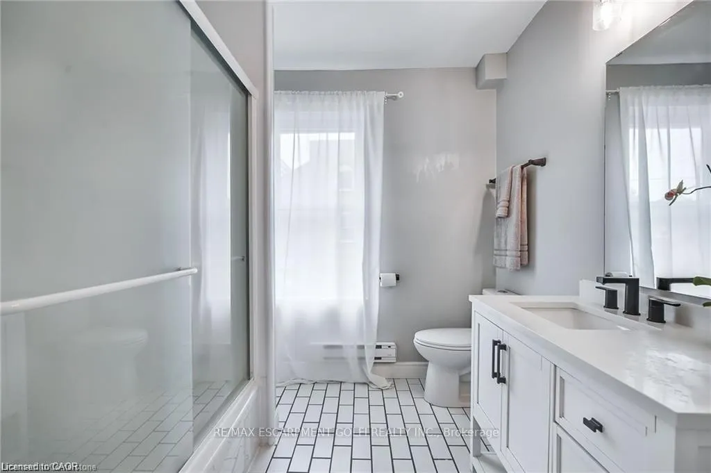 Photo 9 of 118 Queen Street S, Hamilton, Kirkendall — HOMEH