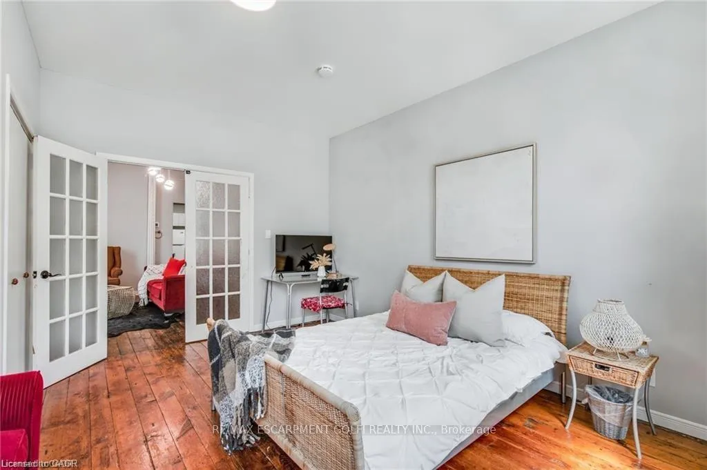 Photo 14 of 118 Queen Street S, Hamilton, Kirkendall — HOMEH