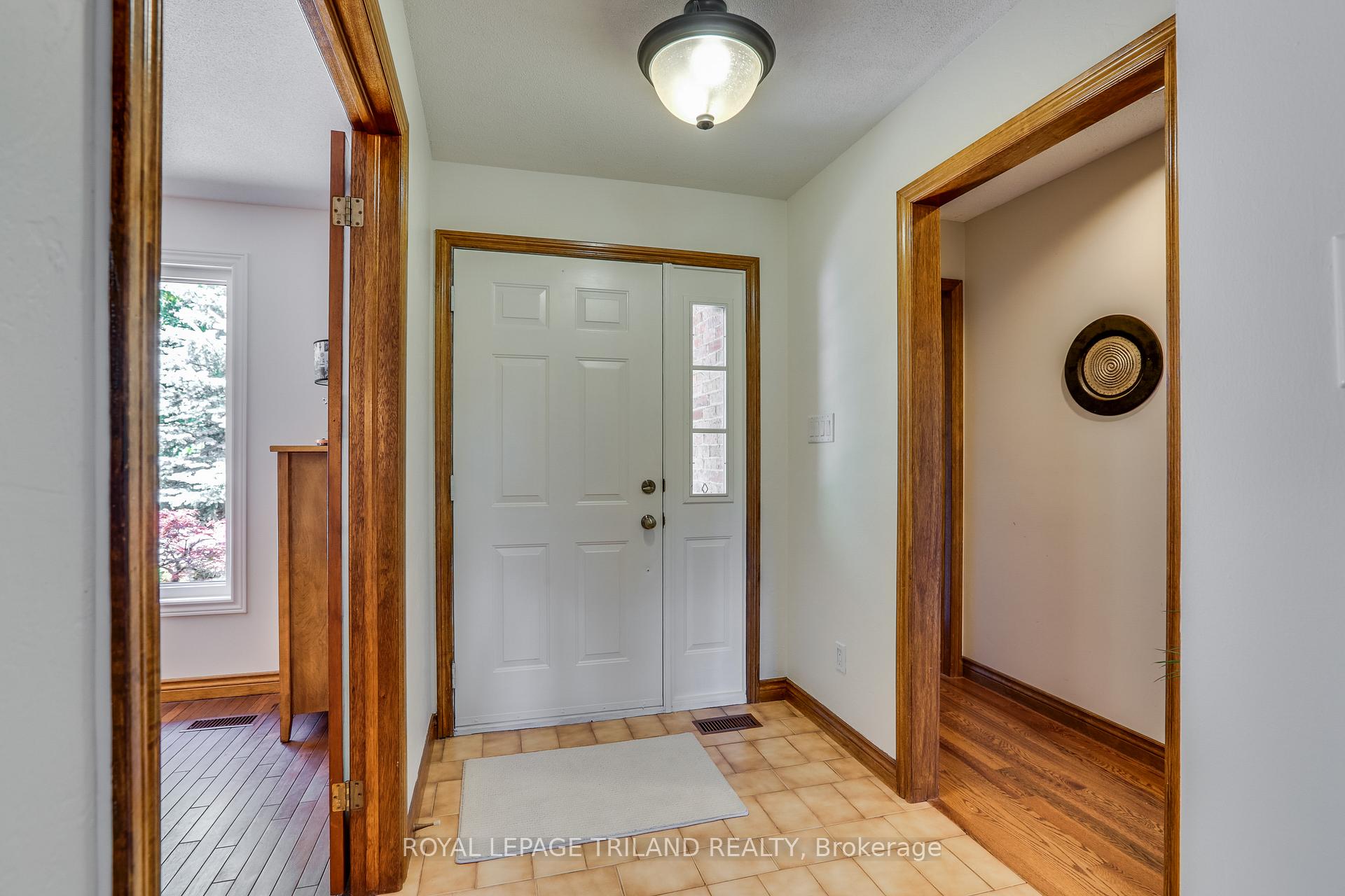 Photo 11 of 22604 Vanneck Road, Middlesex Centre, Ilderton — HOMEH