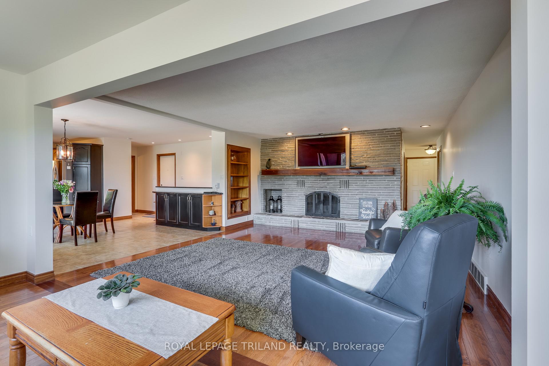 Photo 17 of 22604 Vanneck Road, Middlesex Centre, Ilderton — HOMEH