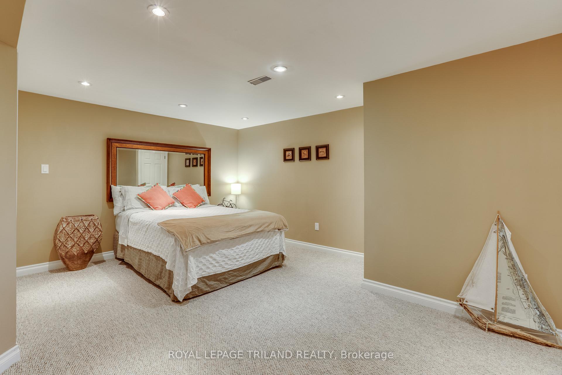 Photo 27 of 22604 Vanneck Road, Middlesex Centre, Ilderton — HOMEH