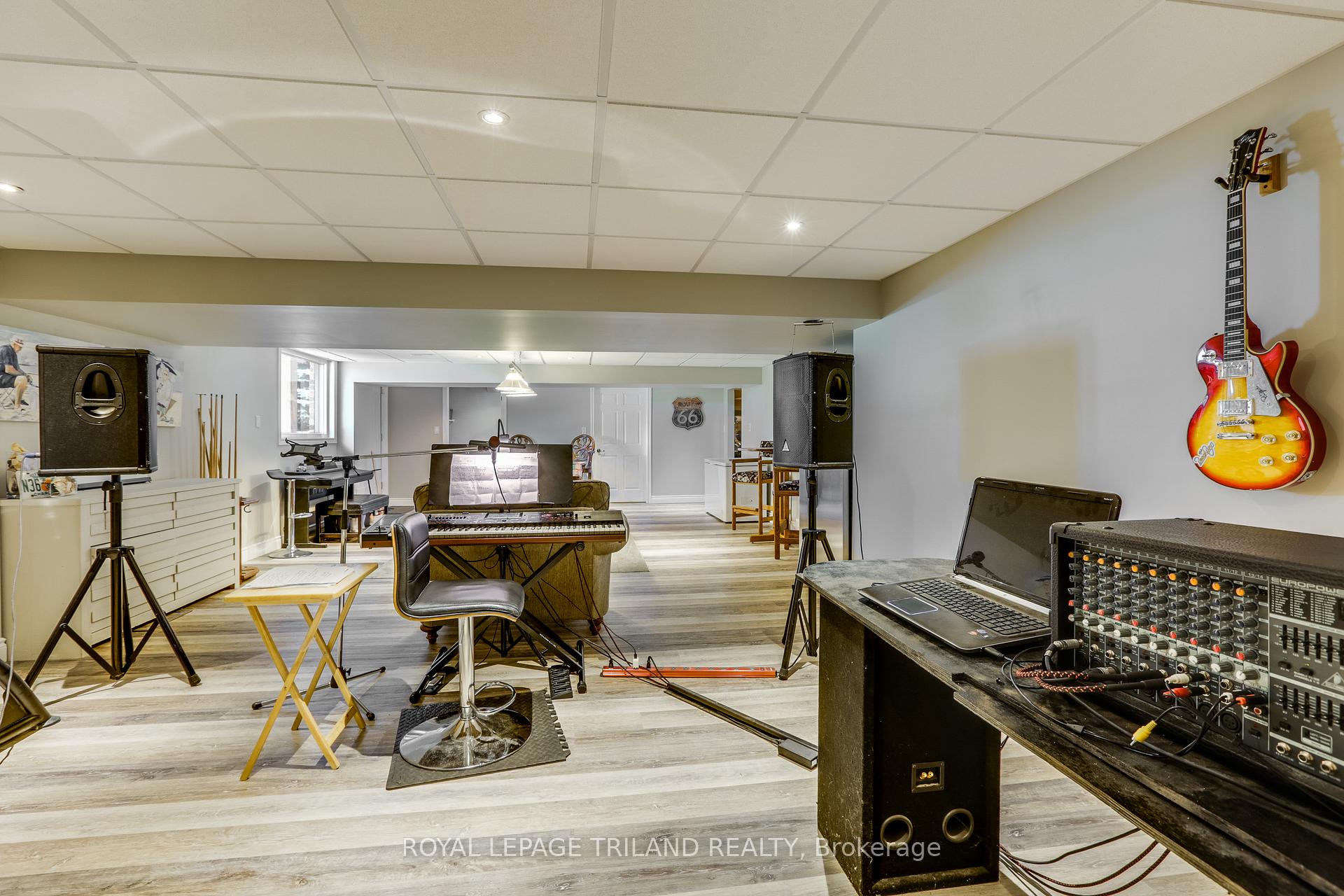 Photo 30 of 22604 Vanneck Road, Middlesex Centre, Ilderton — HOMEH