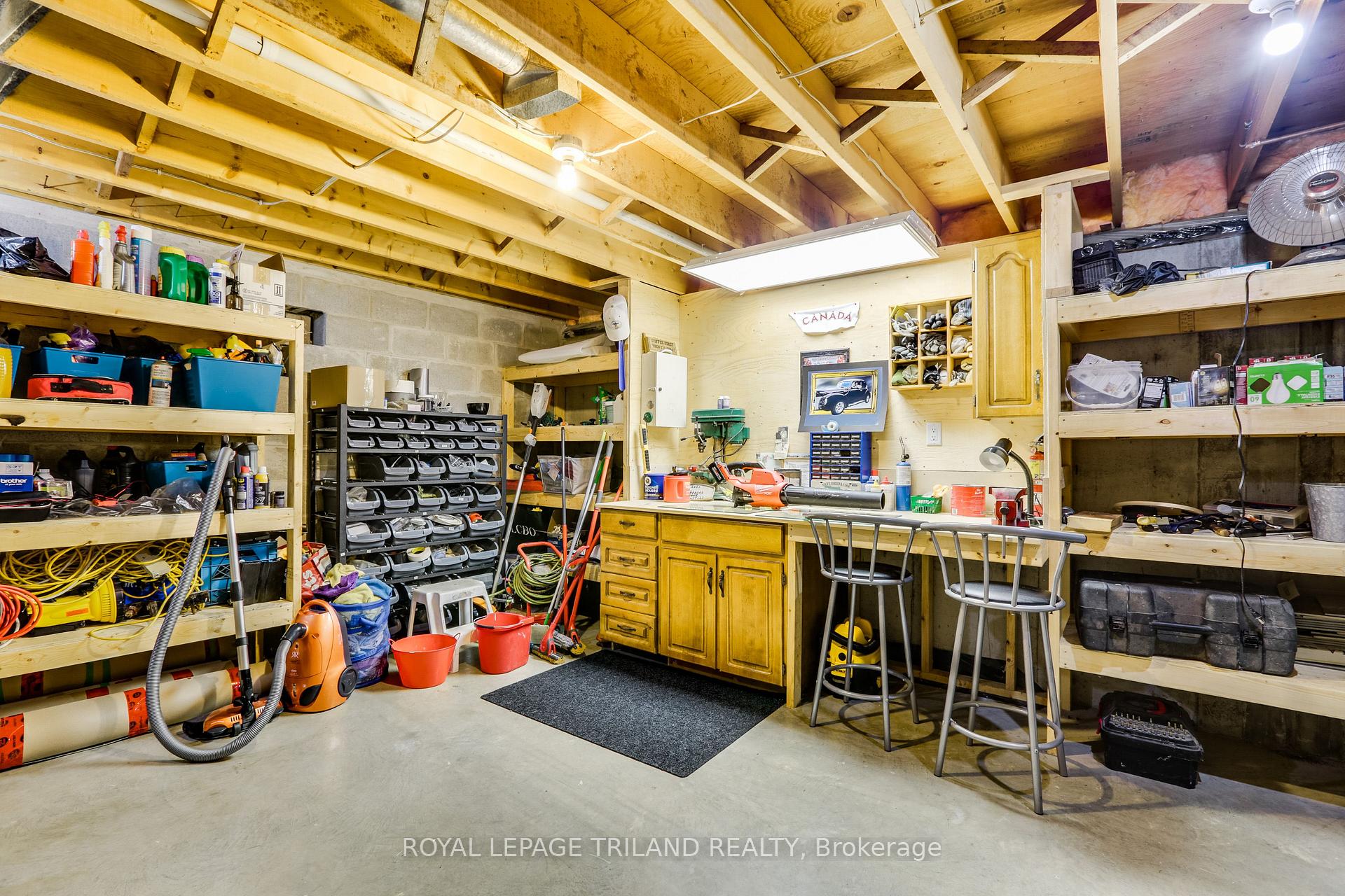 Photo 32 of 22604 Vanneck Road, Middlesex Centre, Ilderton — HOMEH
