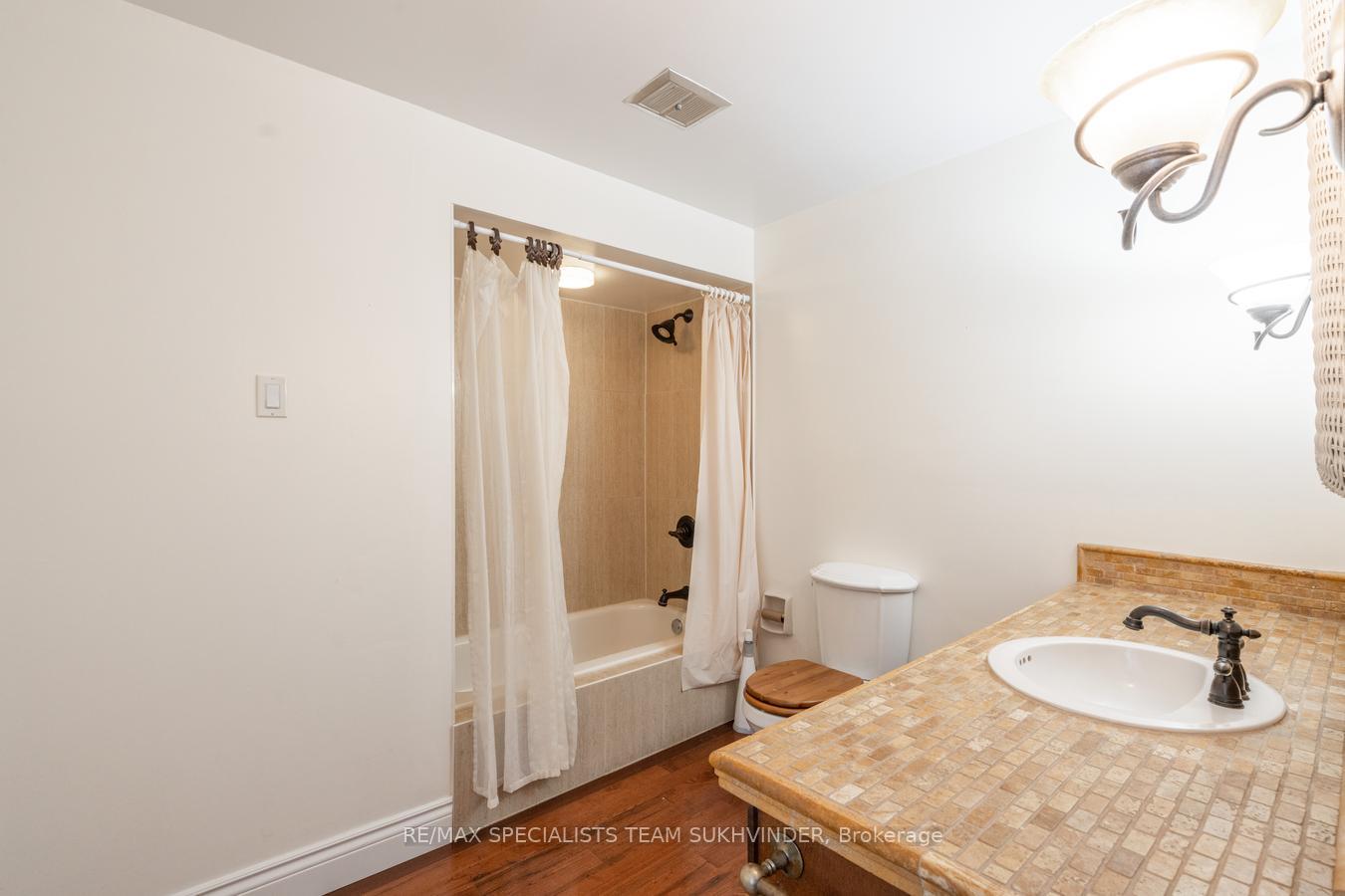 Photo 27 of 17 Rouge River Circle, Markham, Box Grove — HOMEH