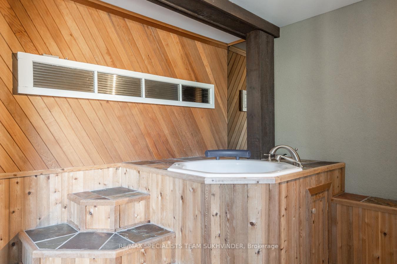 Photo 31 of 17 Rouge River Circle, Markham, Box Grove — HOMEH