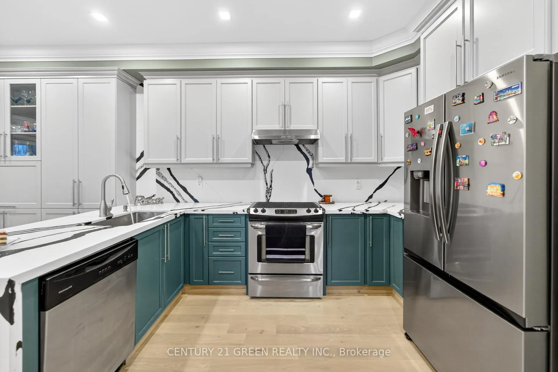 Photo 11 of 929 Transom Crescent, Milton, Willmott — HOMEH