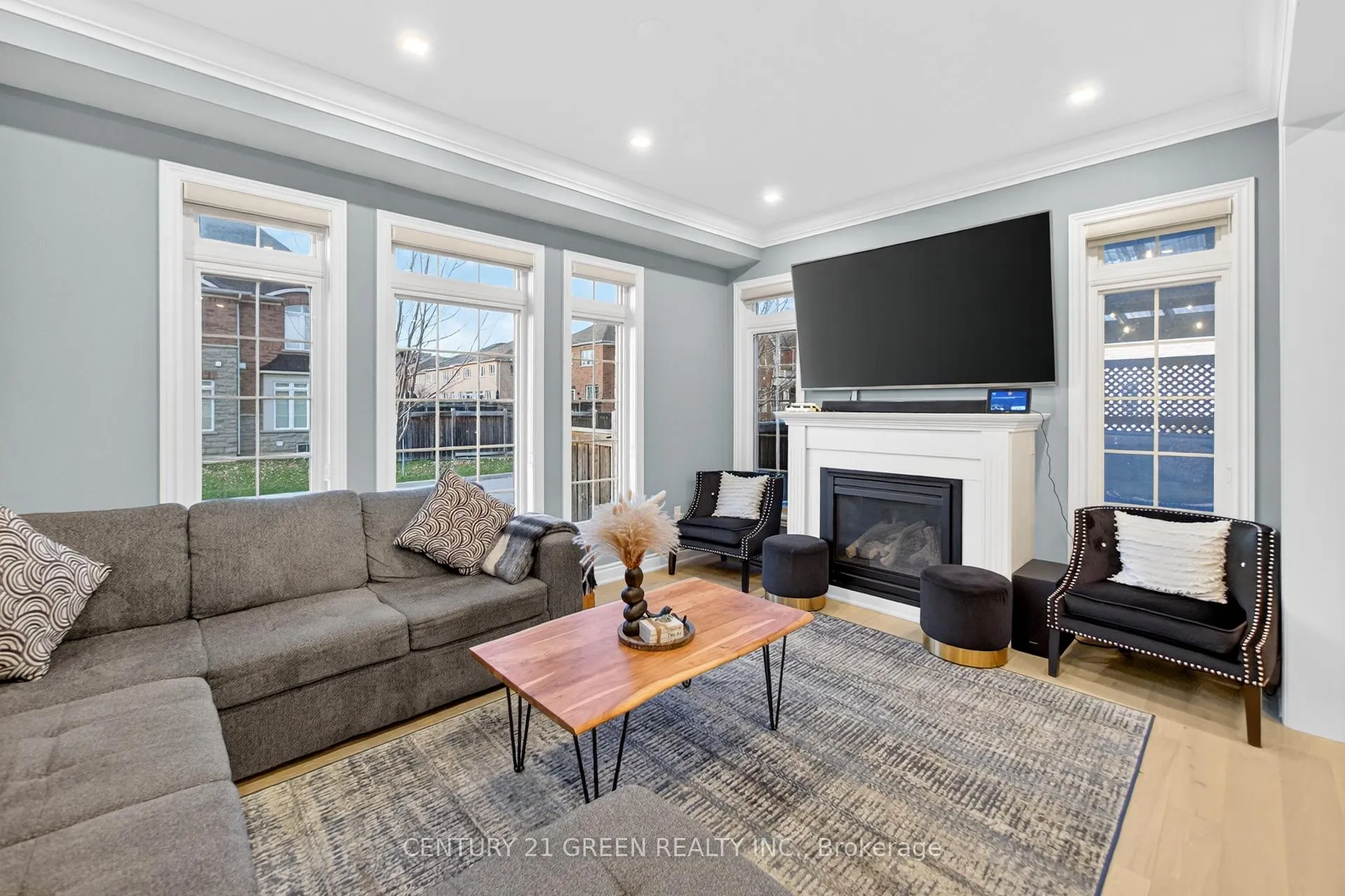 Photo 18 of 929 Transom Crescent, Milton, Willmott — HOMEH