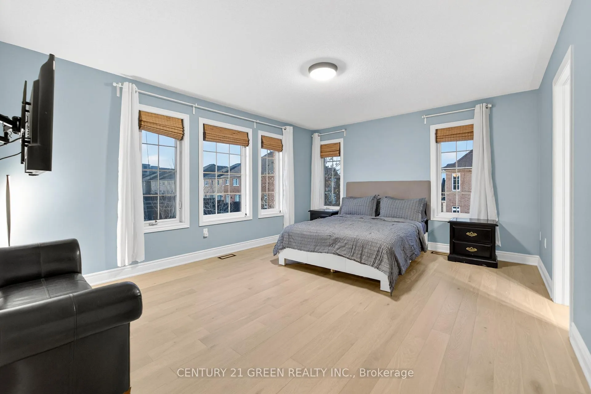 Photo 21 of 929 Transom Crescent, Milton, Willmott — HOMEH
