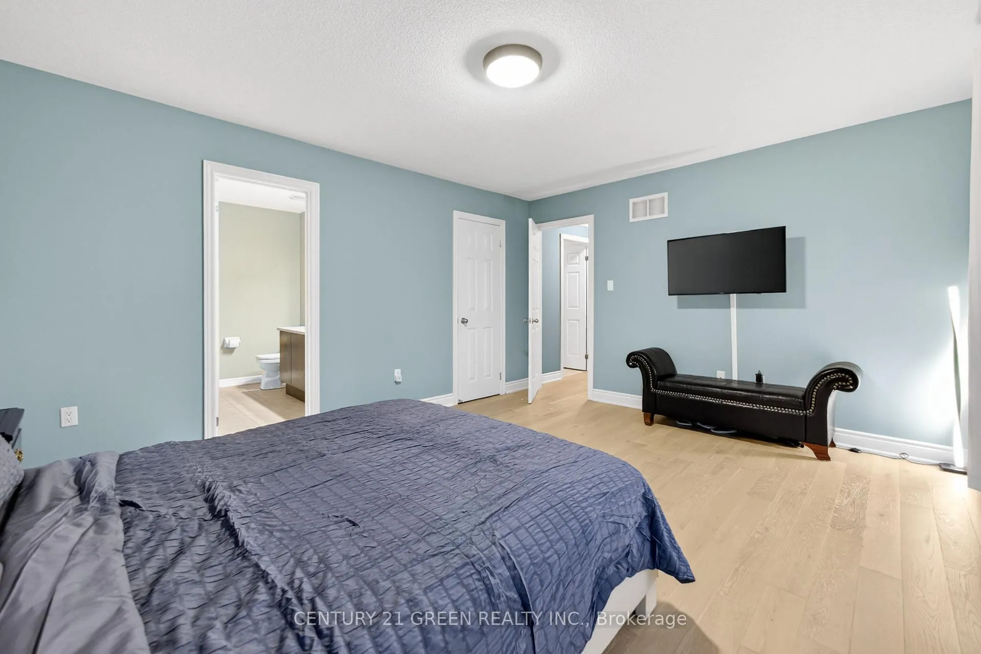 Photo 23 of 929 Transom Crescent, Milton, Willmott — HOMEH