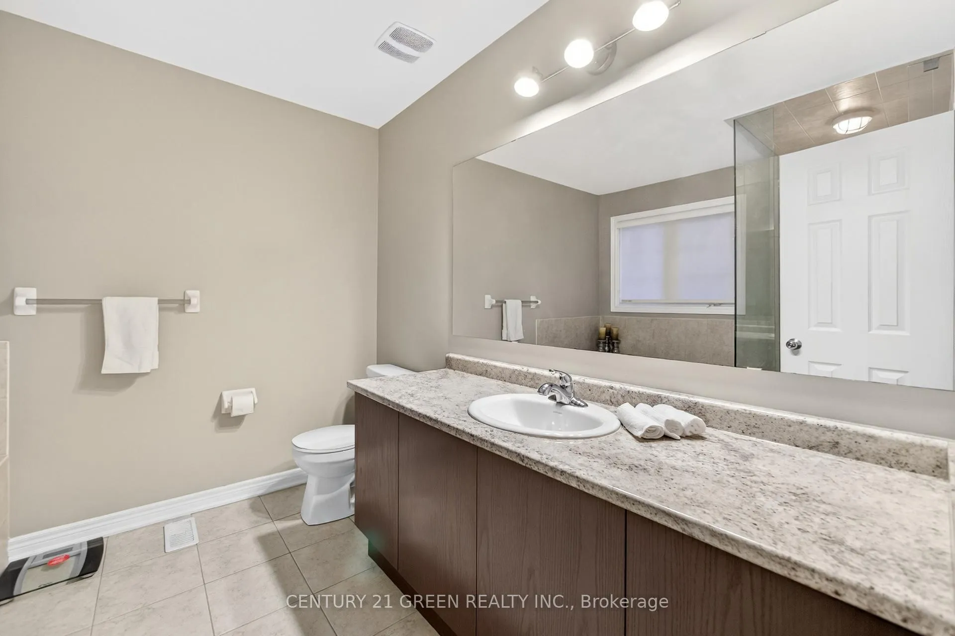 Photo 24 of 929 Transom Crescent, Milton, Willmott — HOMEH