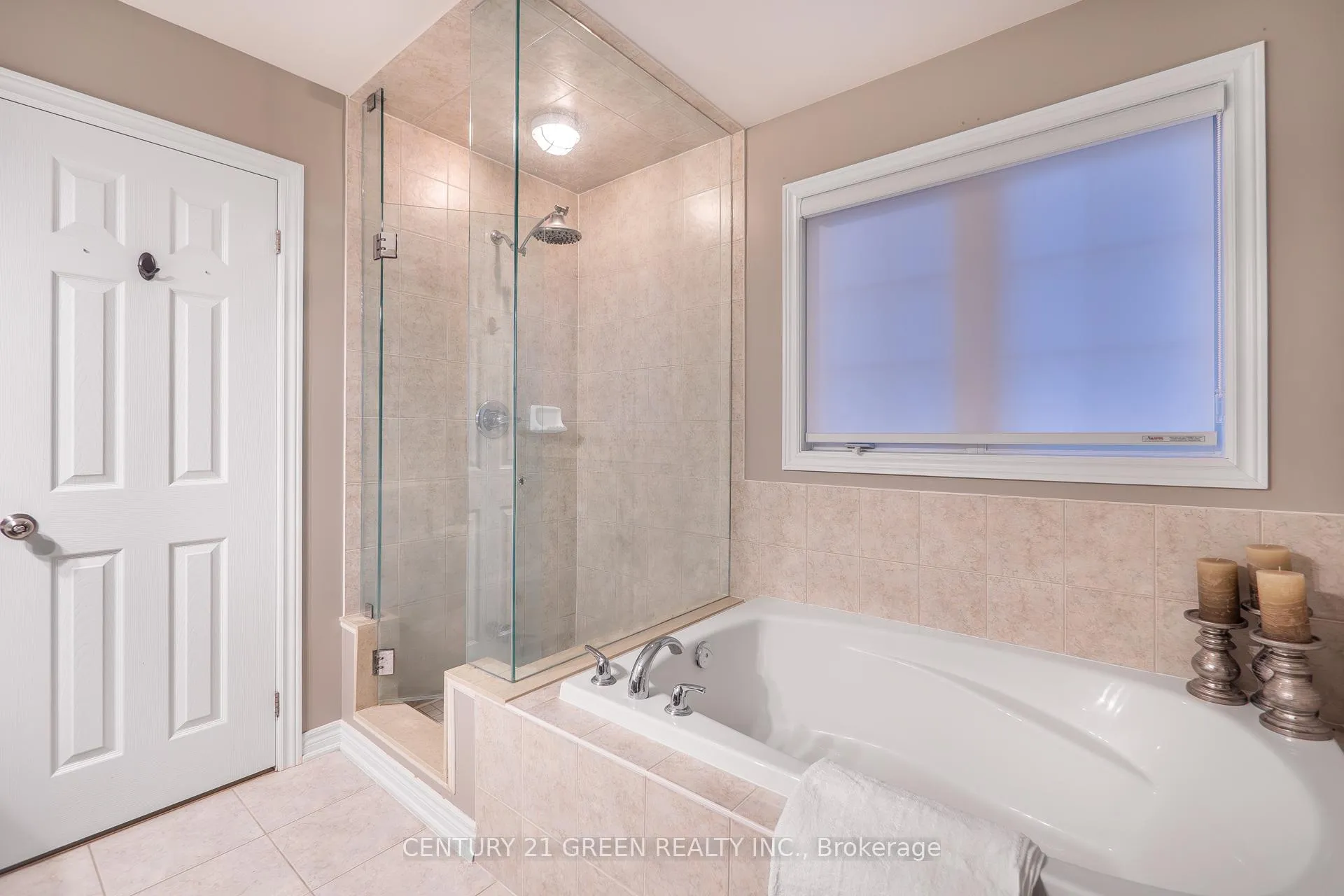 Photo 25 of 929 Transom Crescent, Milton, Willmott — HOMEH