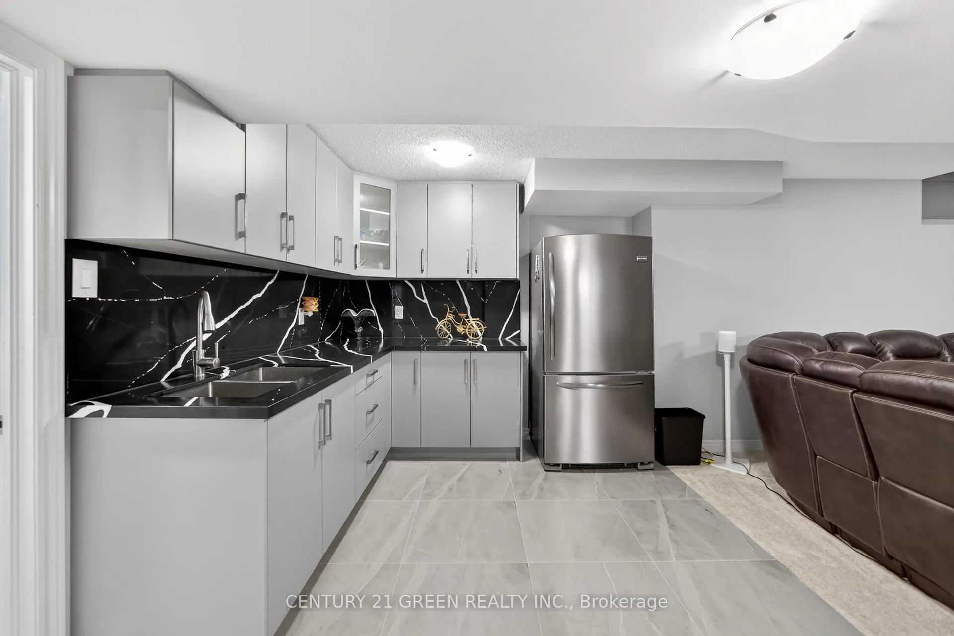 Photo 36 of 929 Transom Crescent, Milton, Willmott — HOMEH