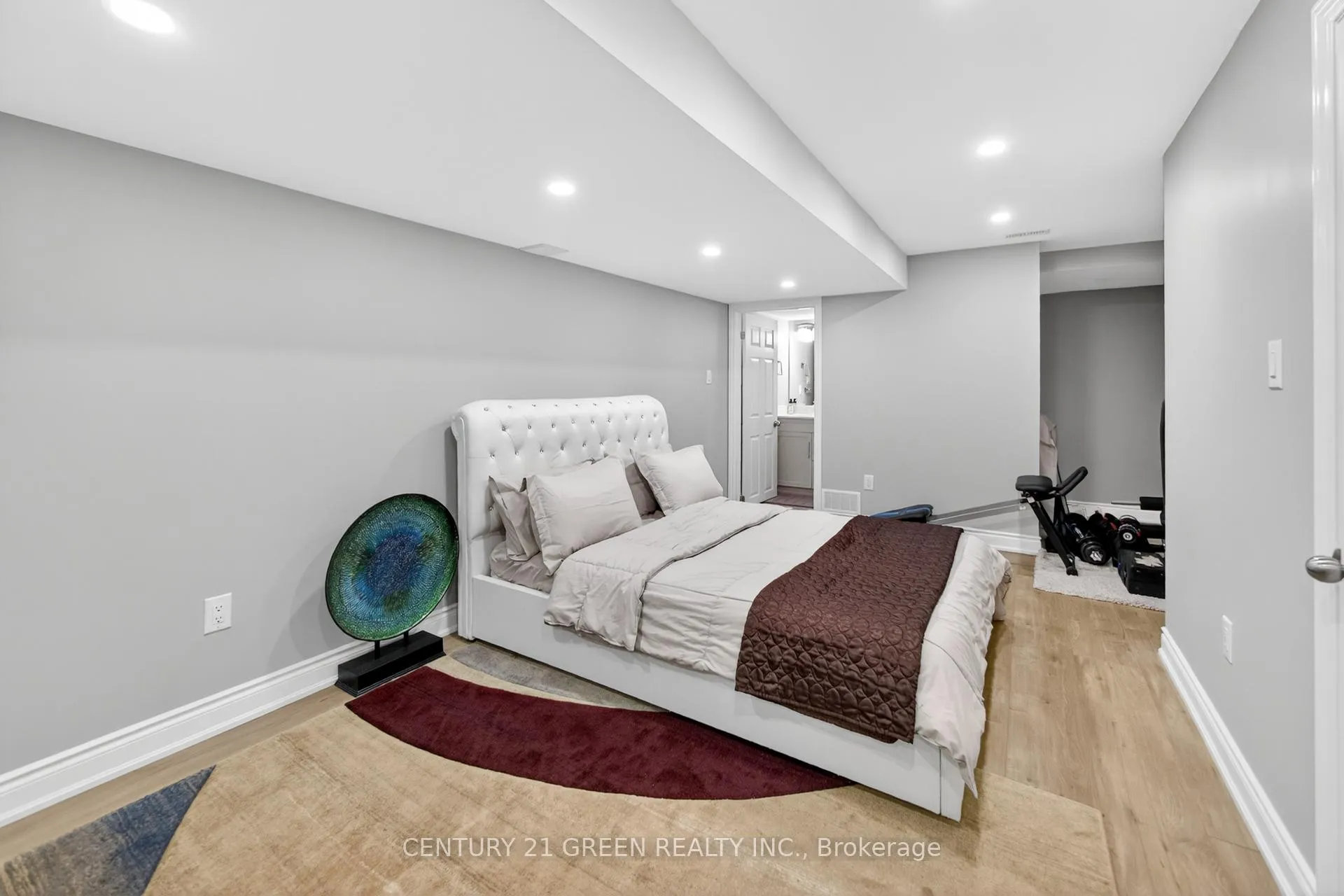 Photo 38 of 929 Transom Crescent, Milton, Willmott — HOMEH
