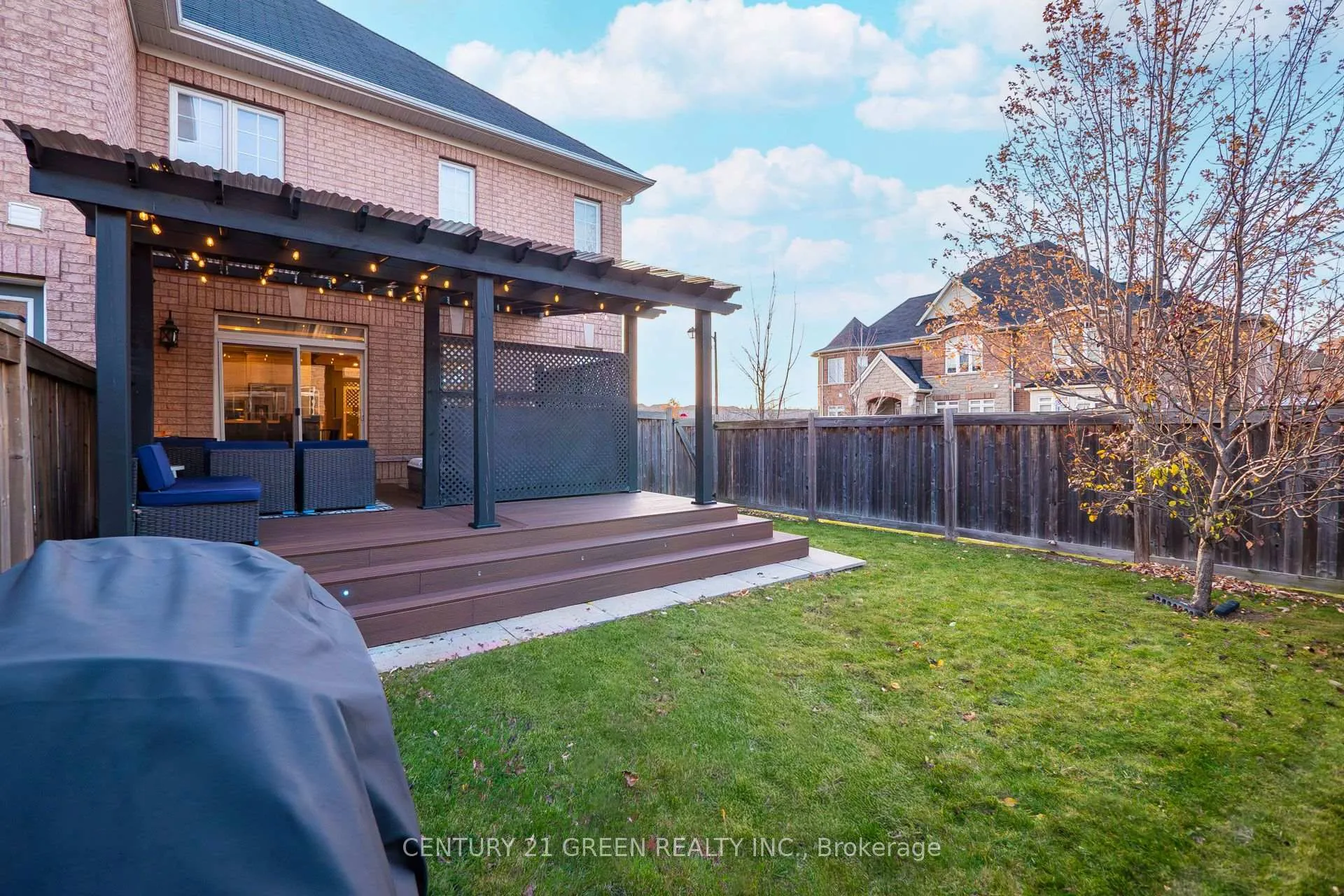 Photo 50 of 929 Transom Crescent, Milton, Willmott — HOMEH