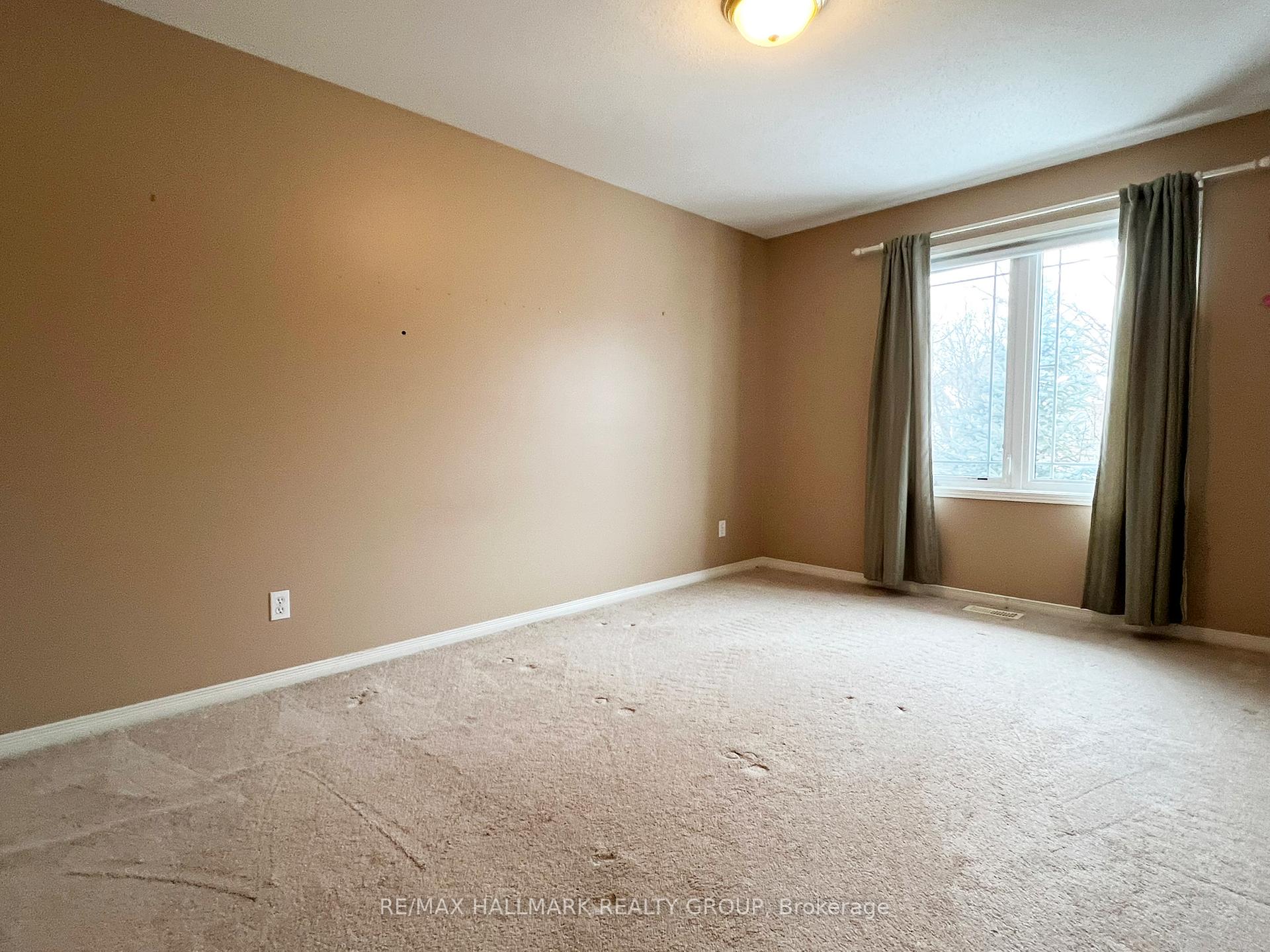 Photo 13 of 325 Edgemoore Crescent, Ottawa, Kanata - Morgan's Grant/South March — HOMEH