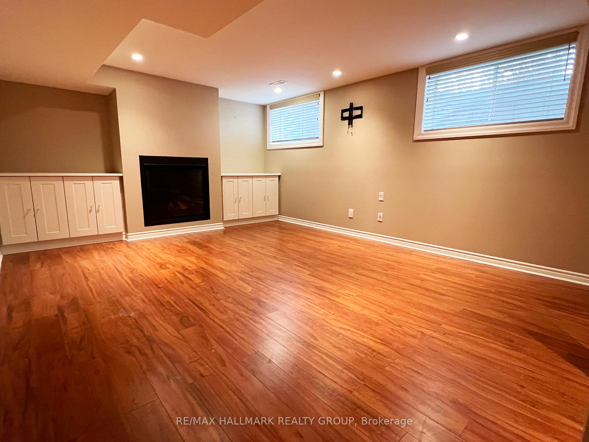 Photo 15 of 325 Edgemoore Crescent, Ottawa, Kanata - Morgan's Grant/South March — HOMEH