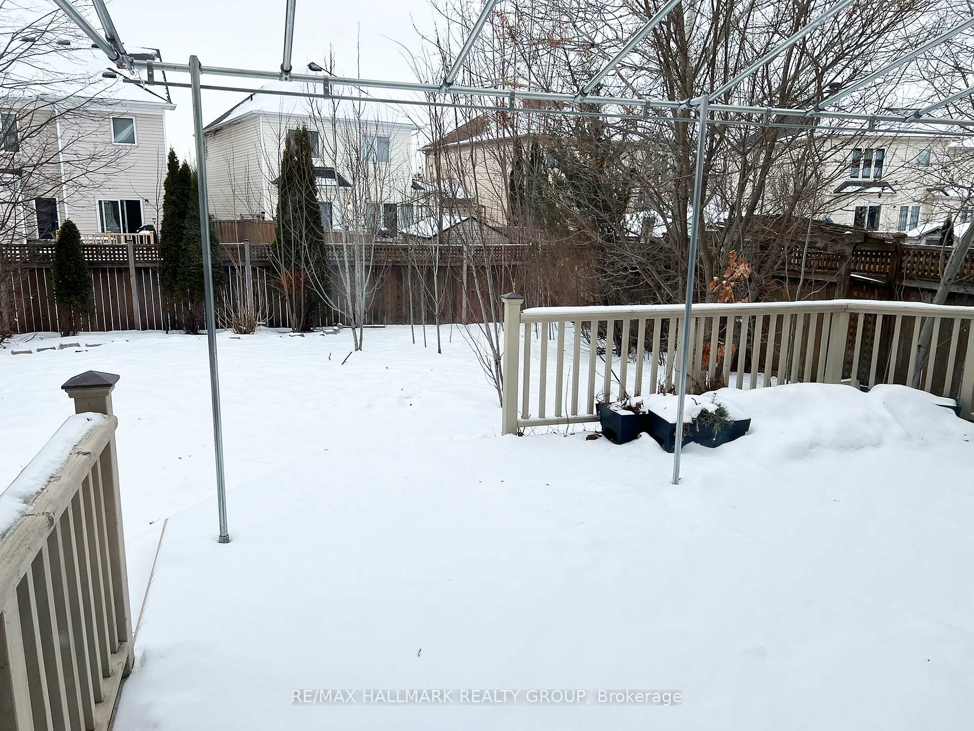 Photo 18 of 325 Edgemoore Crescent, Ottawa, Kanata - Morgan's Grant/South March — HOMEH