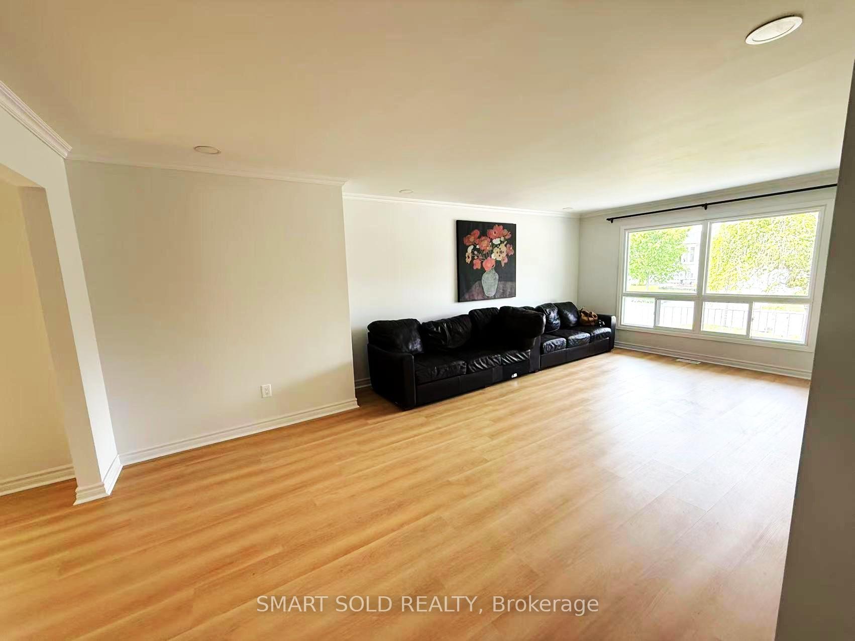 Photo 2 of Unit MAIN, 3 Ascot Crescent, Markham, Milliken Mills West — HOMEH