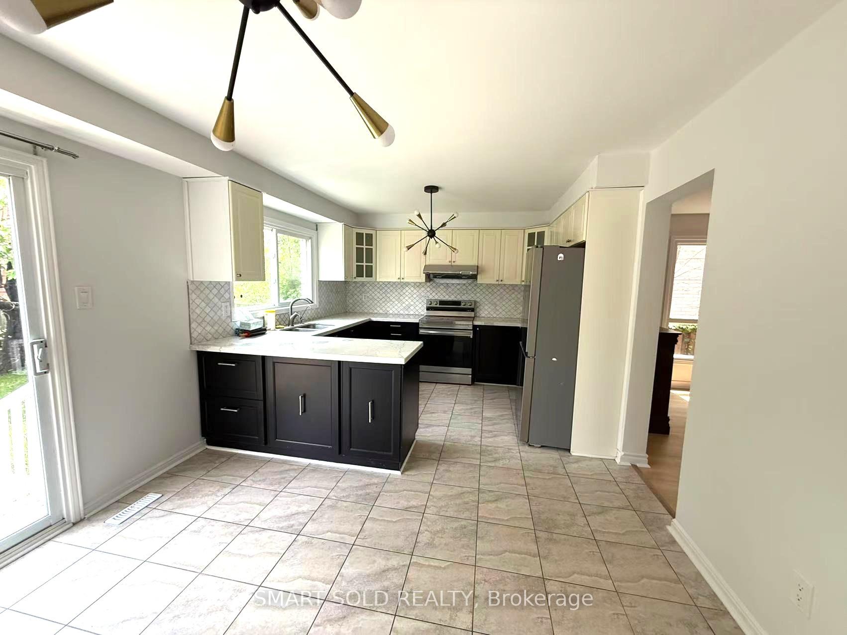Photo 4 of Unit MAIN, 3 Ascot Crescent, Markham, Milliken Mills West — HOMEH