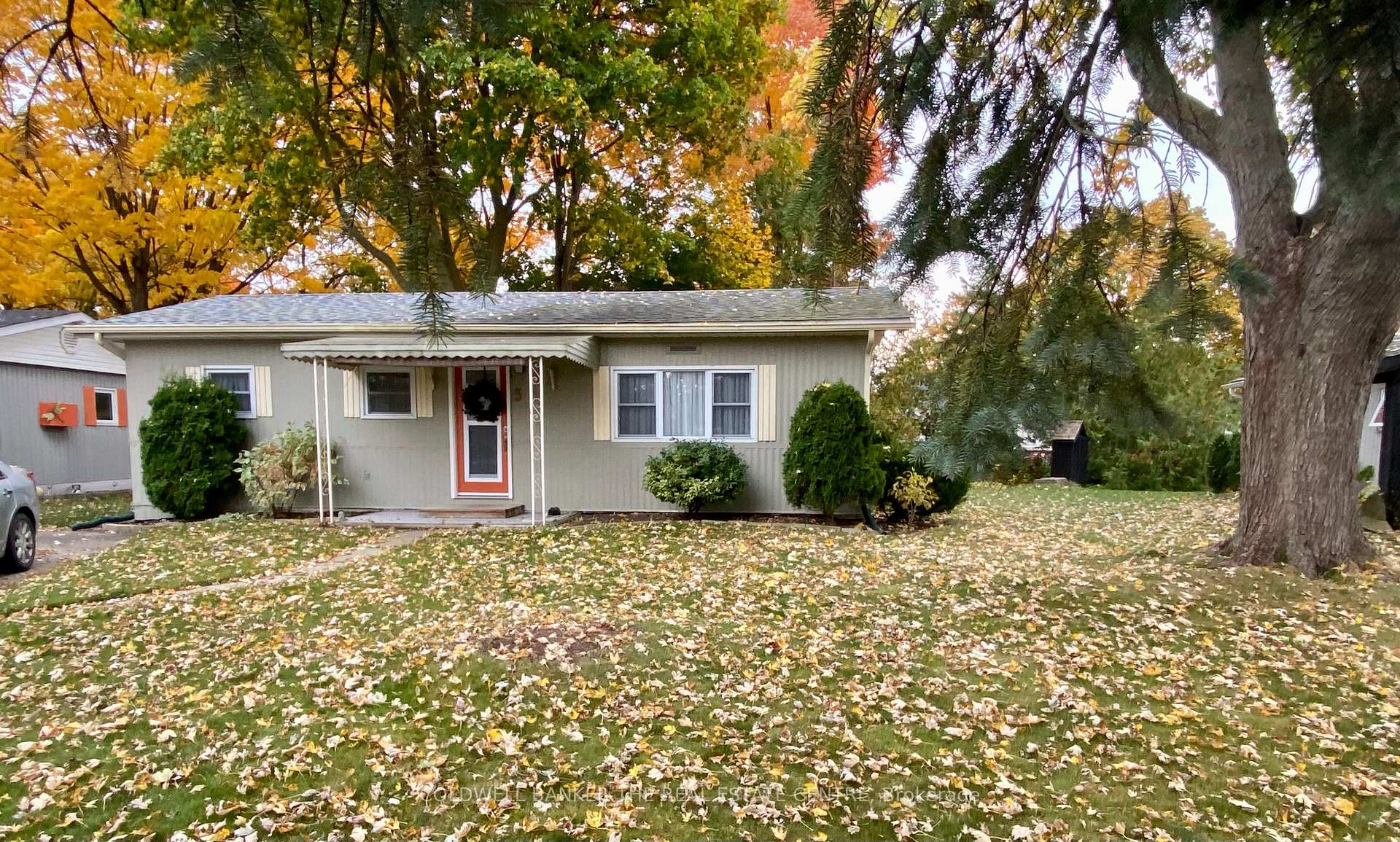 Front of 5 Locust Hill Court