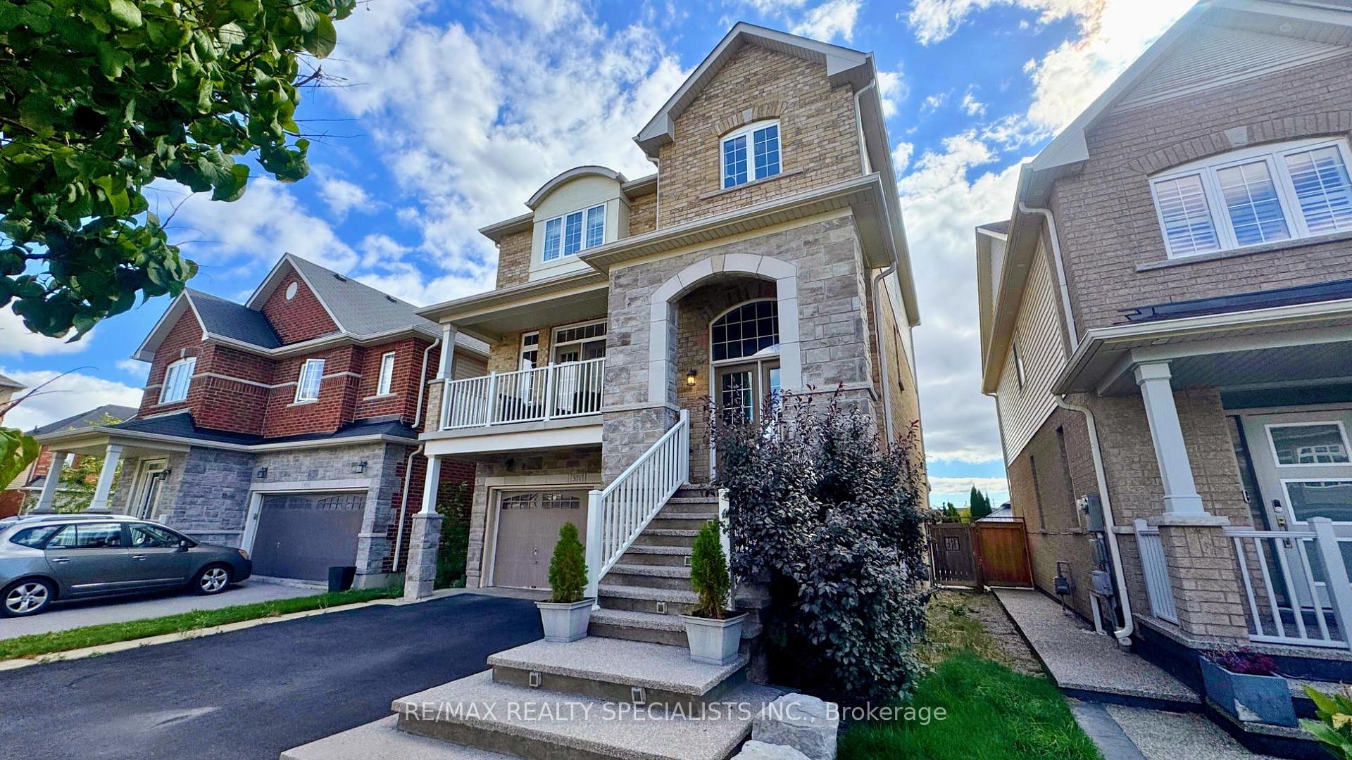 Photo 2 of 571 Sanderson Crescent, Milton, Clarke — HOMEH