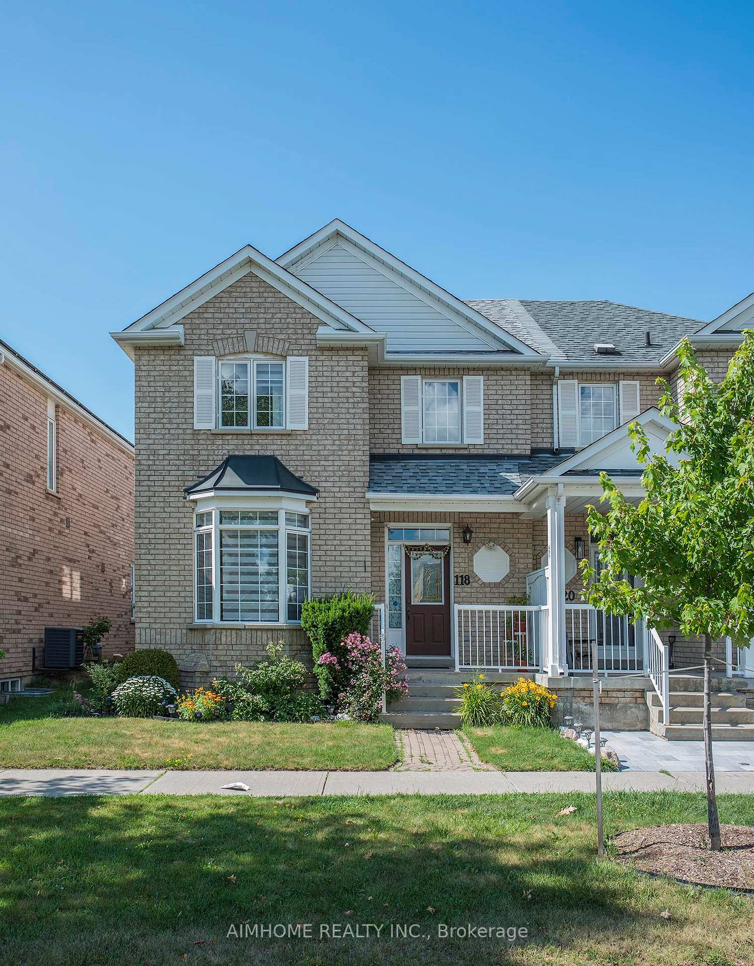 Front of 118 Emery Hill Boulevard