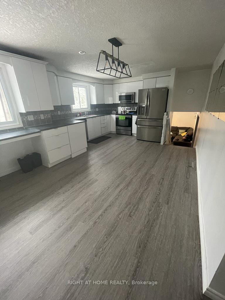 Photo 16 of 72 Underhill Crescent, Kitchener — HOMEH