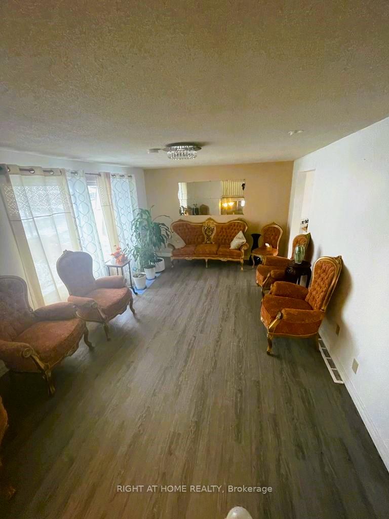 Photo 20 of 72 Underhill Crescent, Kitchener — HOMEH