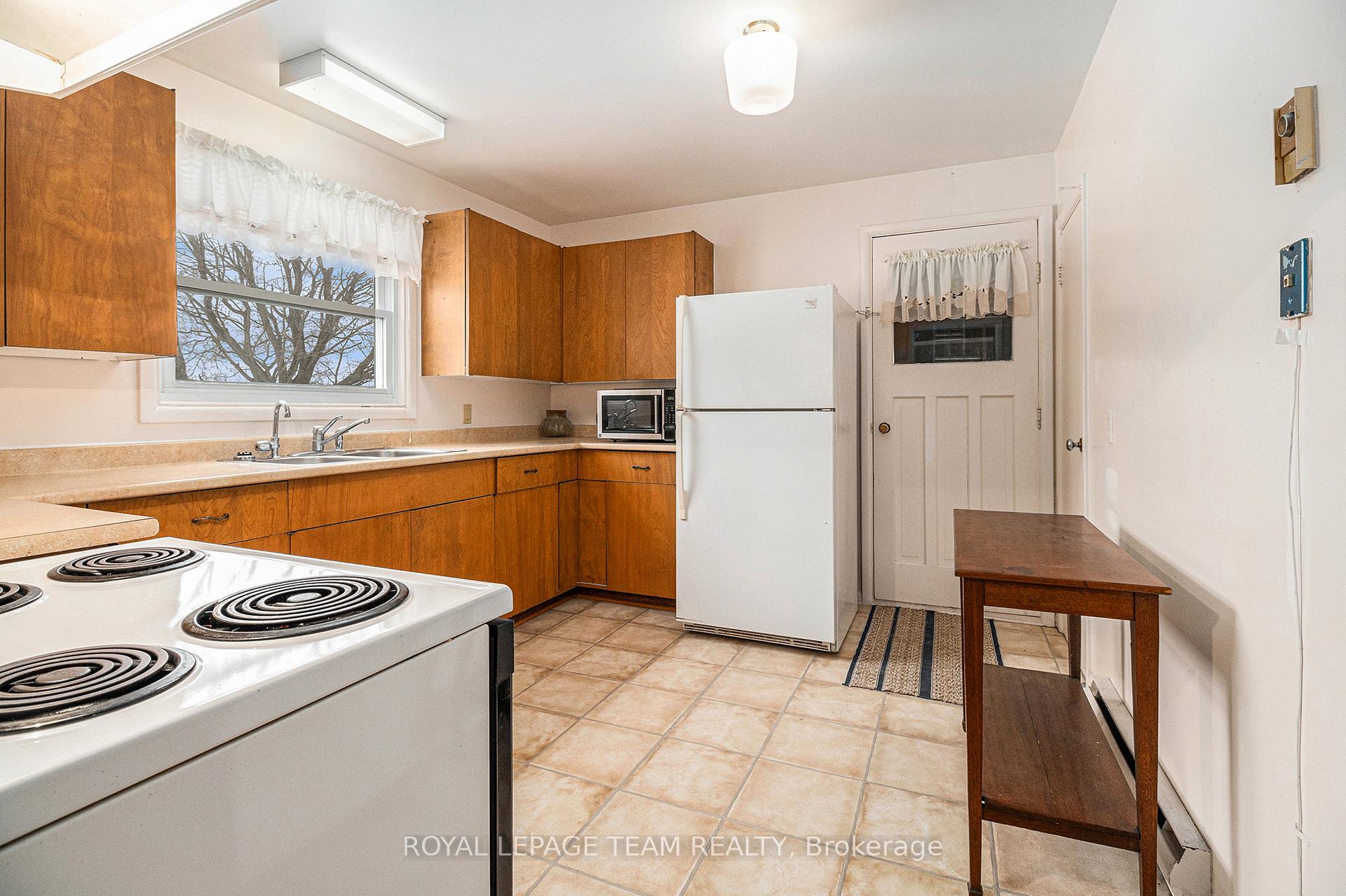 Photo 9 of 999 Heritage Drive, Montague, Montague Twp — HOMEH