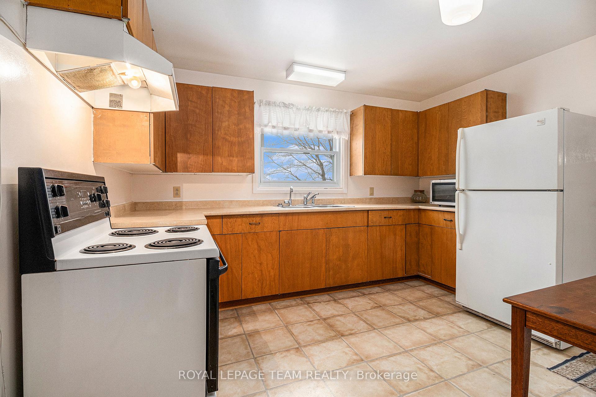 Photo 10 of 999 Heritage Drive, Montague, Montague Twp — HOMEH