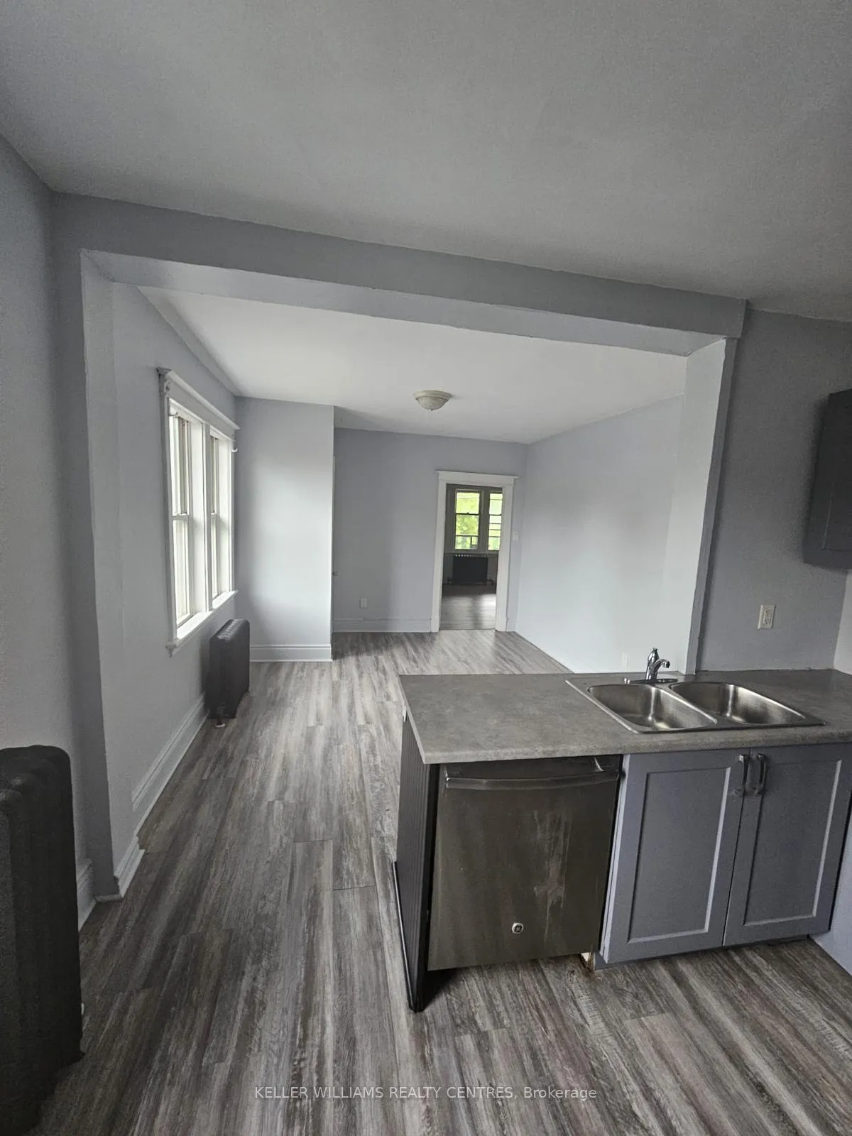 Photo 4 of Unit 5, 991 Main Street E, Hamilton, Crown Point — HOMEH