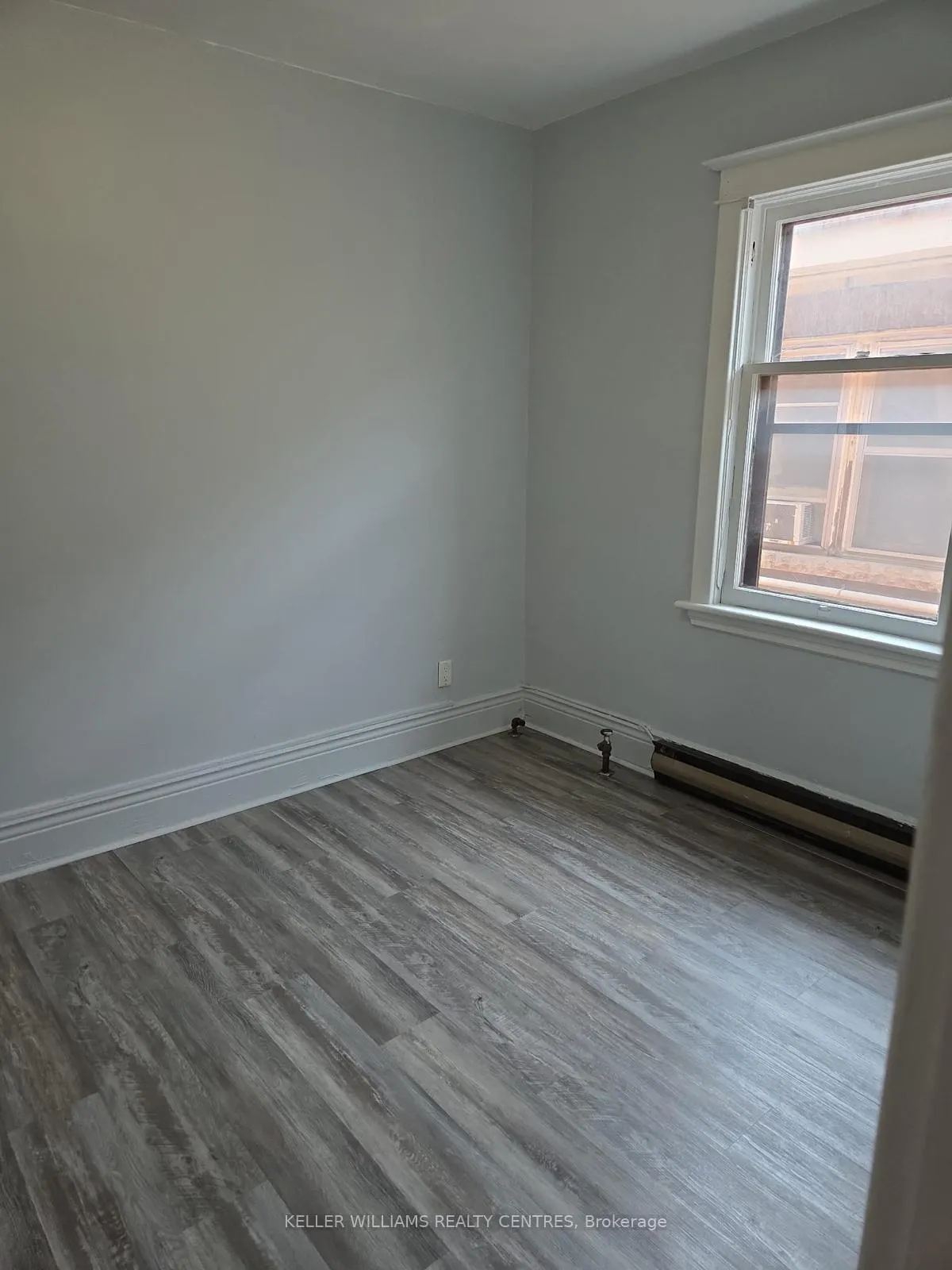 Photo 8 of Unit 5, 991 Main Street E, Hamilton, Crown Point — HOMEH