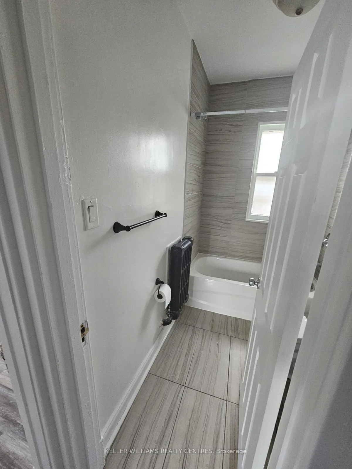 Photo 11 of Unit 5, 991 Main Street E, Hamilton, Crown Point — HOMEH