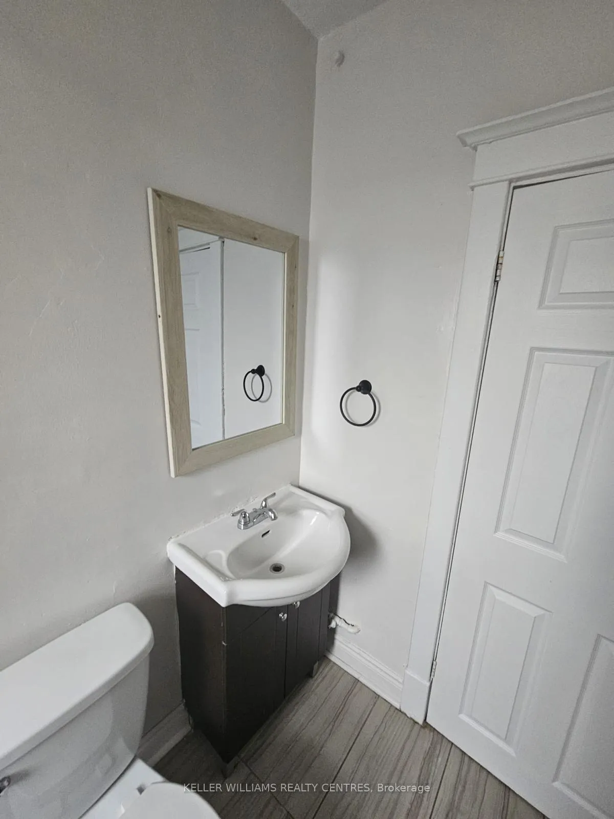 Photo 12 of Unit 5, 991 Main Street E, Hamilton, Crown Point — HOMEH