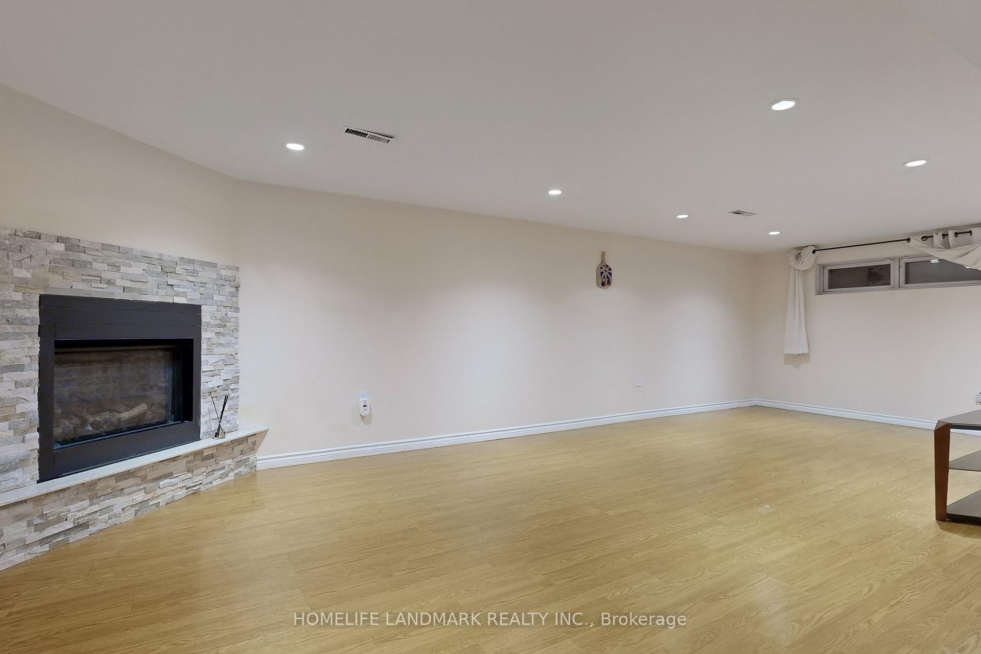 Photo 46 of 86 Weeping Willow Lane, Markham, Royal Orchard — HOMEH