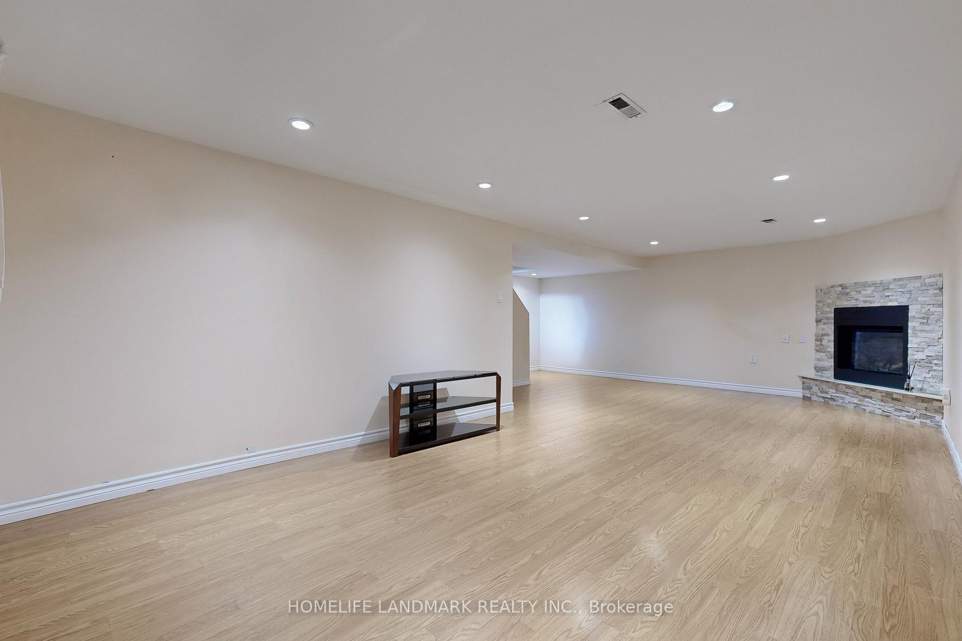 Photo 48 of 86 Weeping Willow Lane, Markham, Royal Orchard — HOMEH