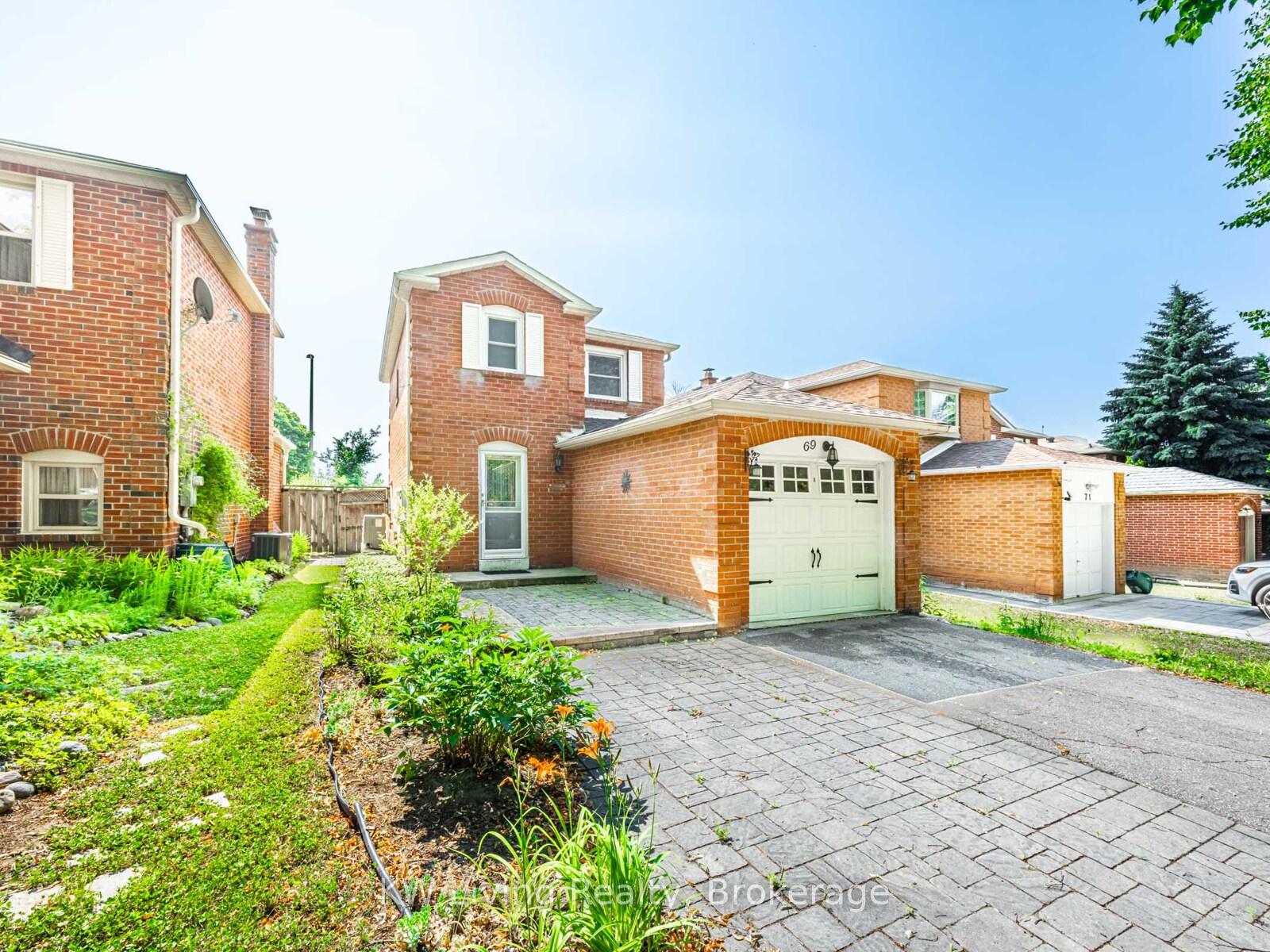 Photo 3 of 69 Miley Drive, Markham, Markville — HOMEH