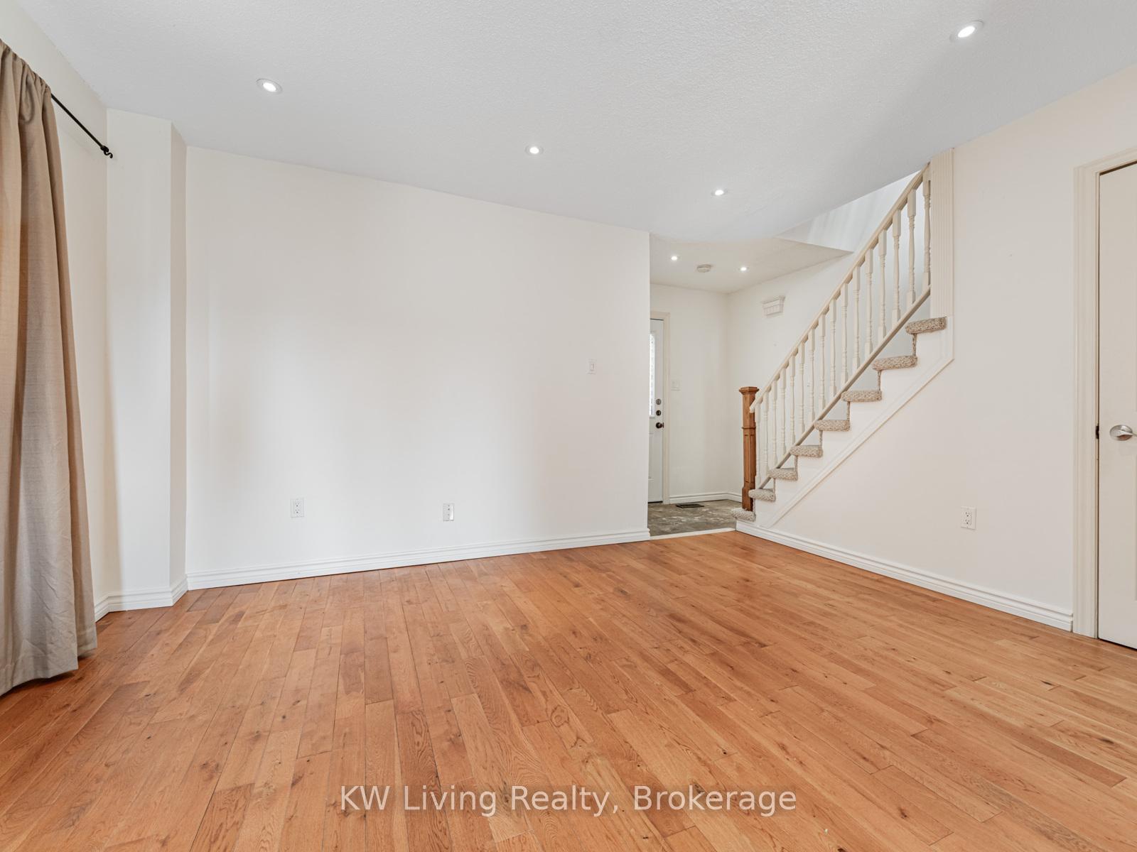 Photo 7 of 69 Miley Drive, Markham, Markville — HOMEH