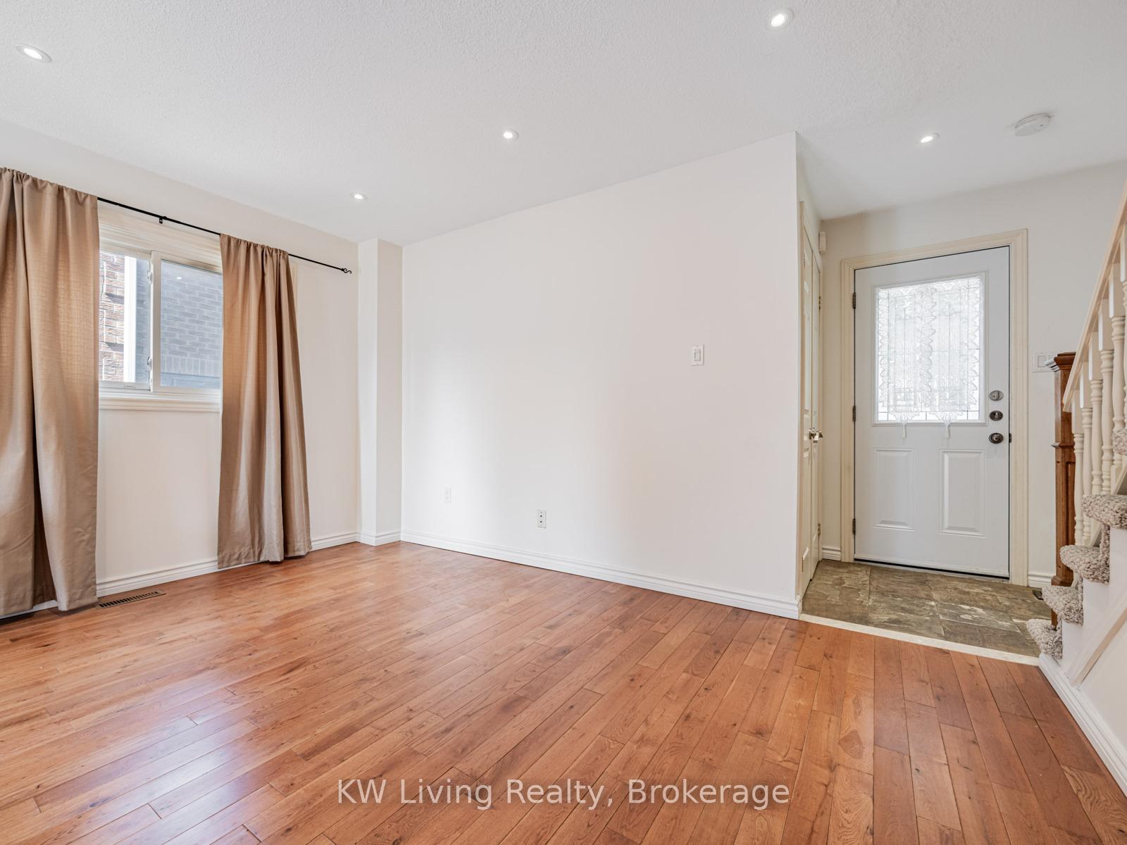 Photo 8 of 69 Miley Drive, Markham, Markville — HOMEH
