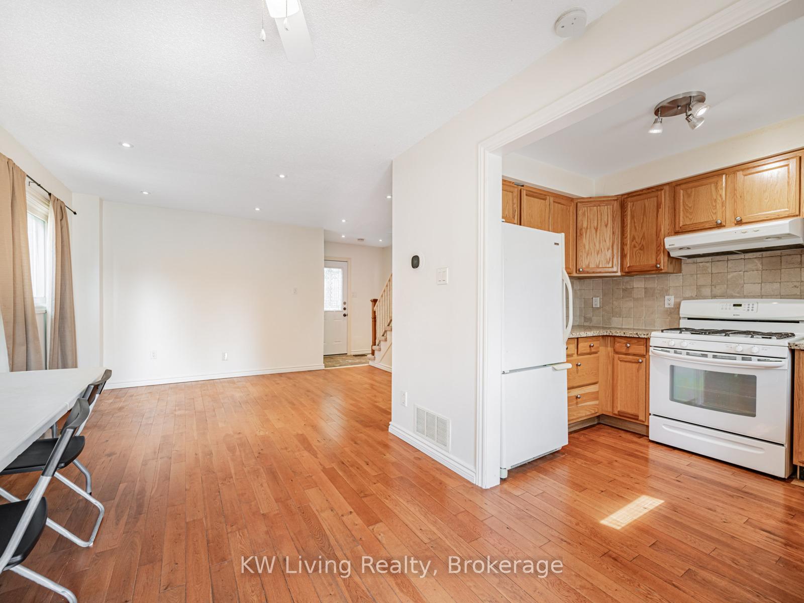 Photo 12 of 69 Miley Drive, Markham, Markville — HOMEH