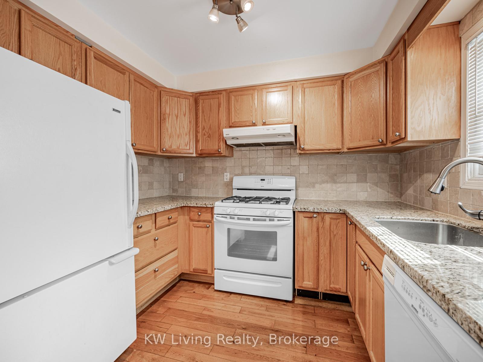 Photo 13 of 69 Miley Drive, Markham, Markville — HOMEH