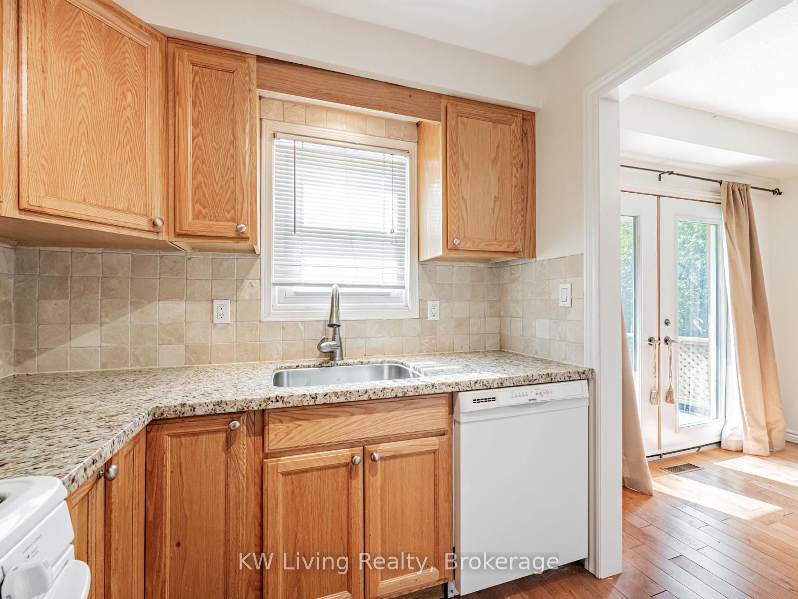 Photo 15 of 69 Miley Drive, Markham, Markville — HOMEH