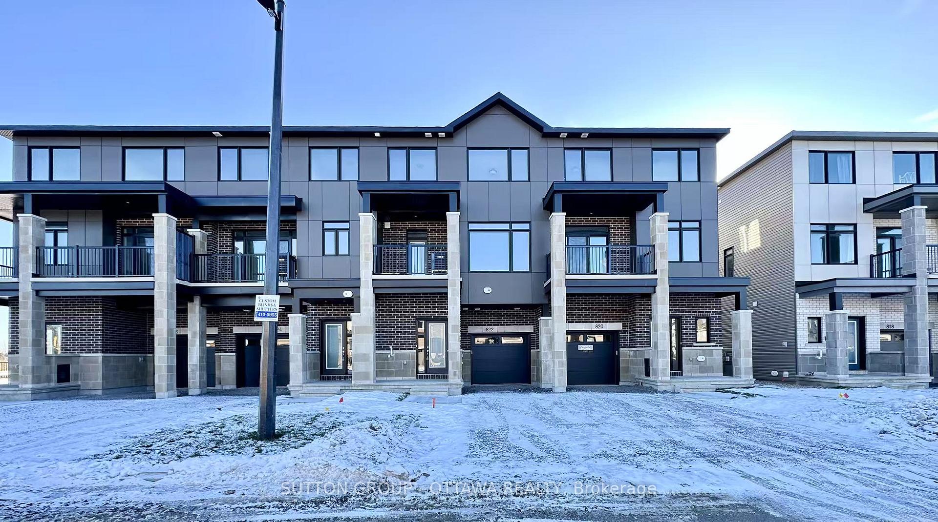Front of 822 Anciano Crescent