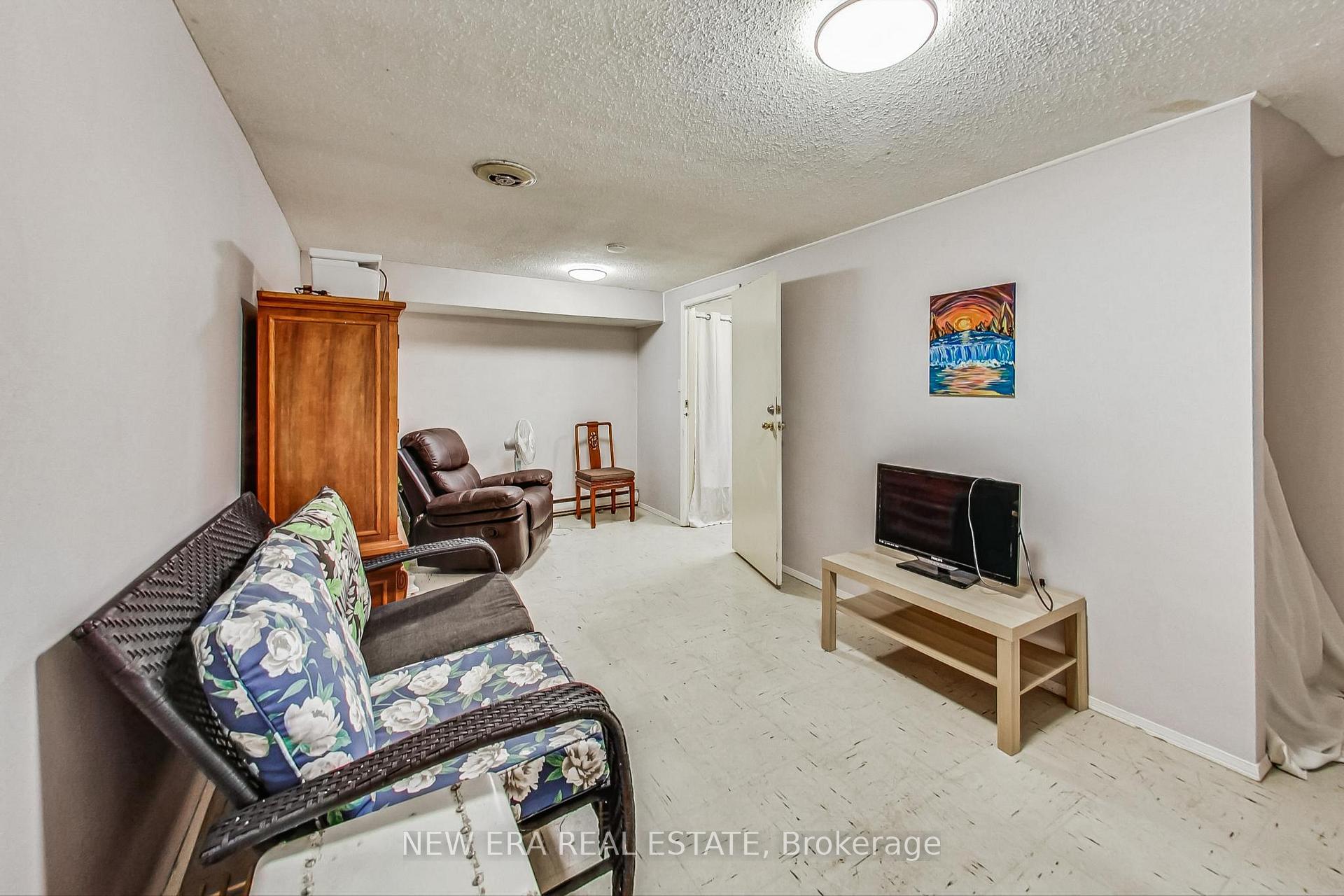Photo 32 of Unit 1, 375 Pioneer Drive, Kitchener, Pioneer Park — HOMEH