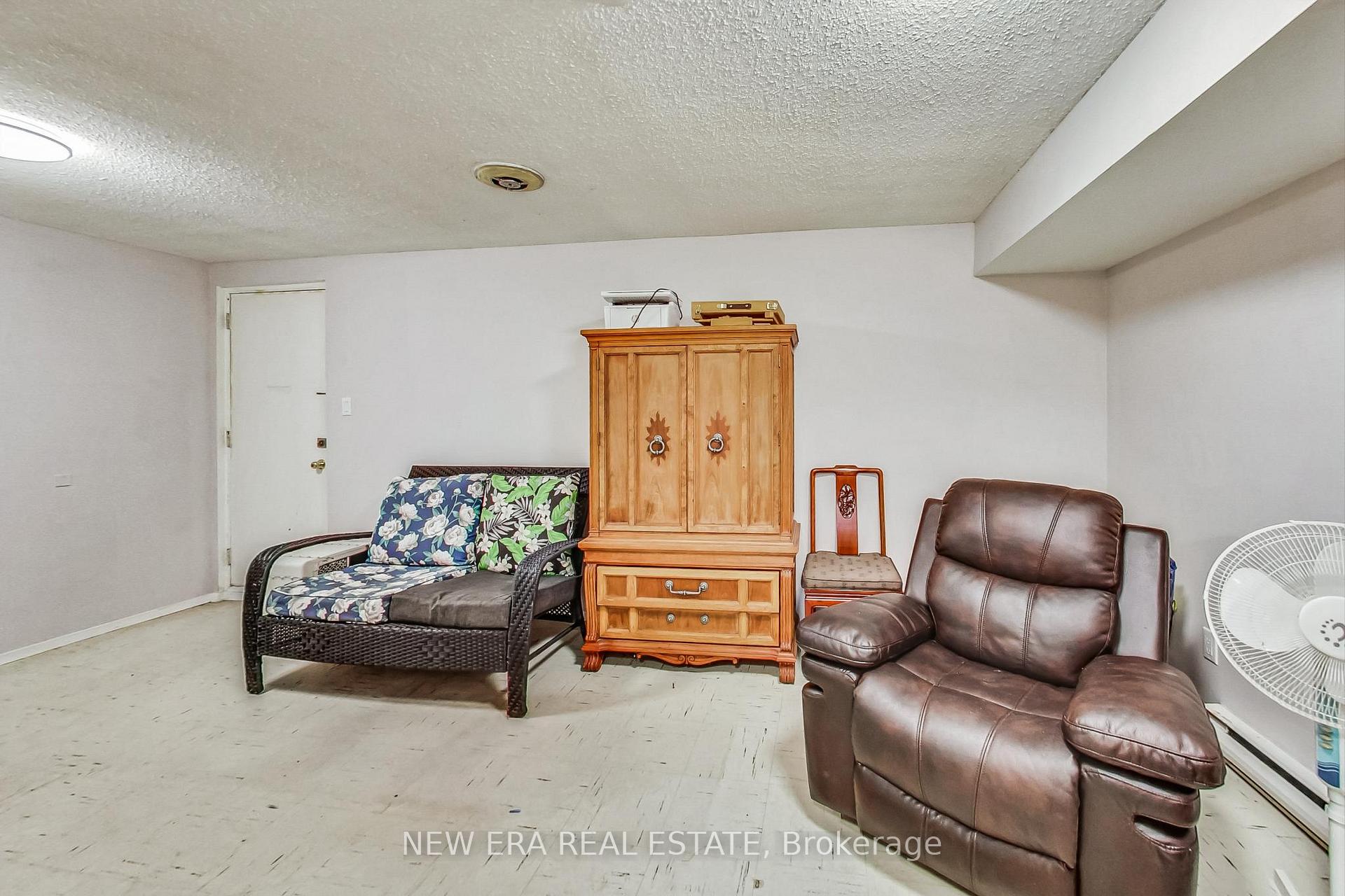 Photo 33 of Unit 1, 375 Pioneer Drive, Kitchener, Pioneer Park — HOMEH